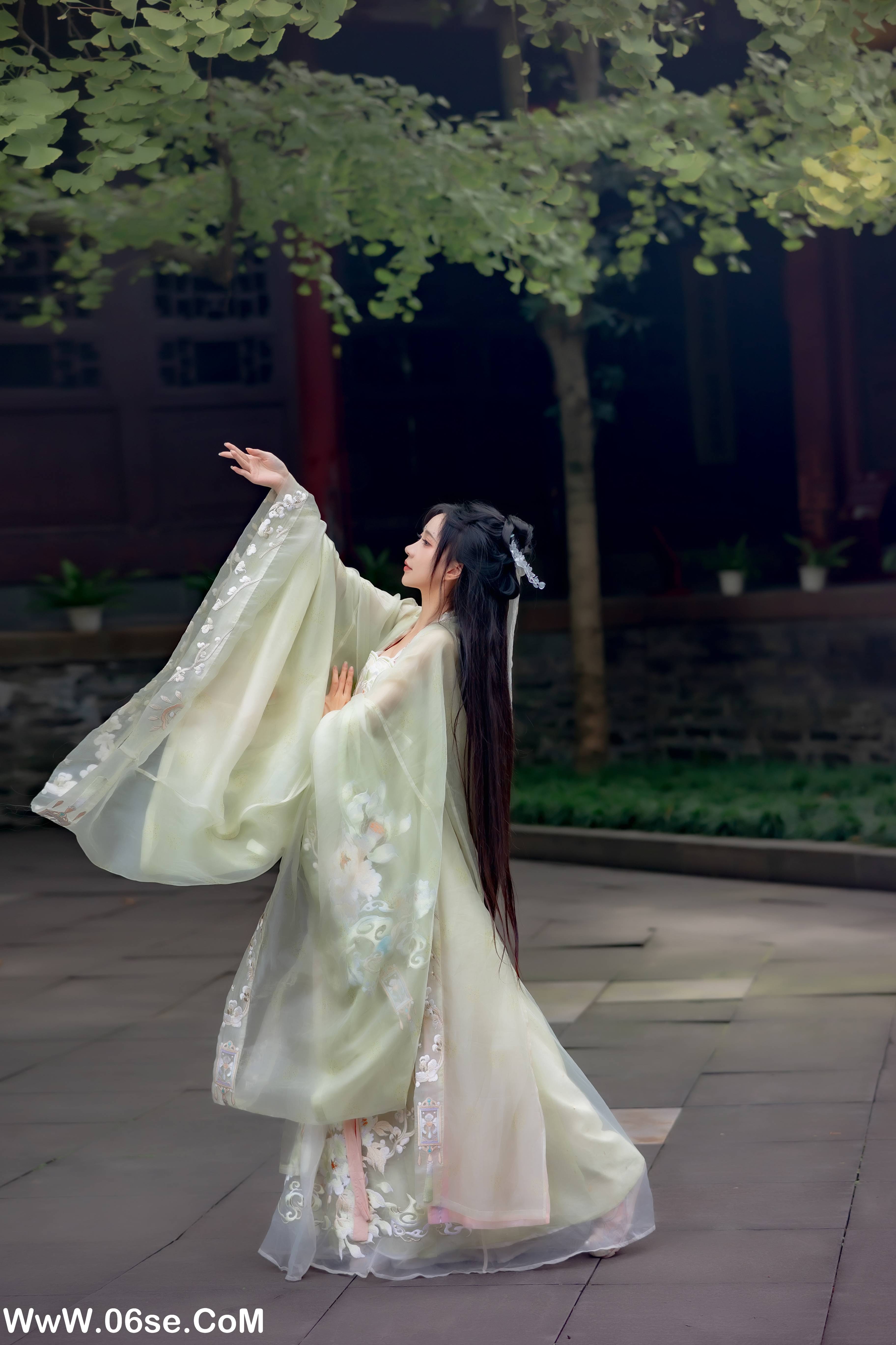 图片[33]-[YITUYU艺图语]2022.11.26 拒霜思 -绮罗生的小苏苏-[32+1P／249MB]-六色网