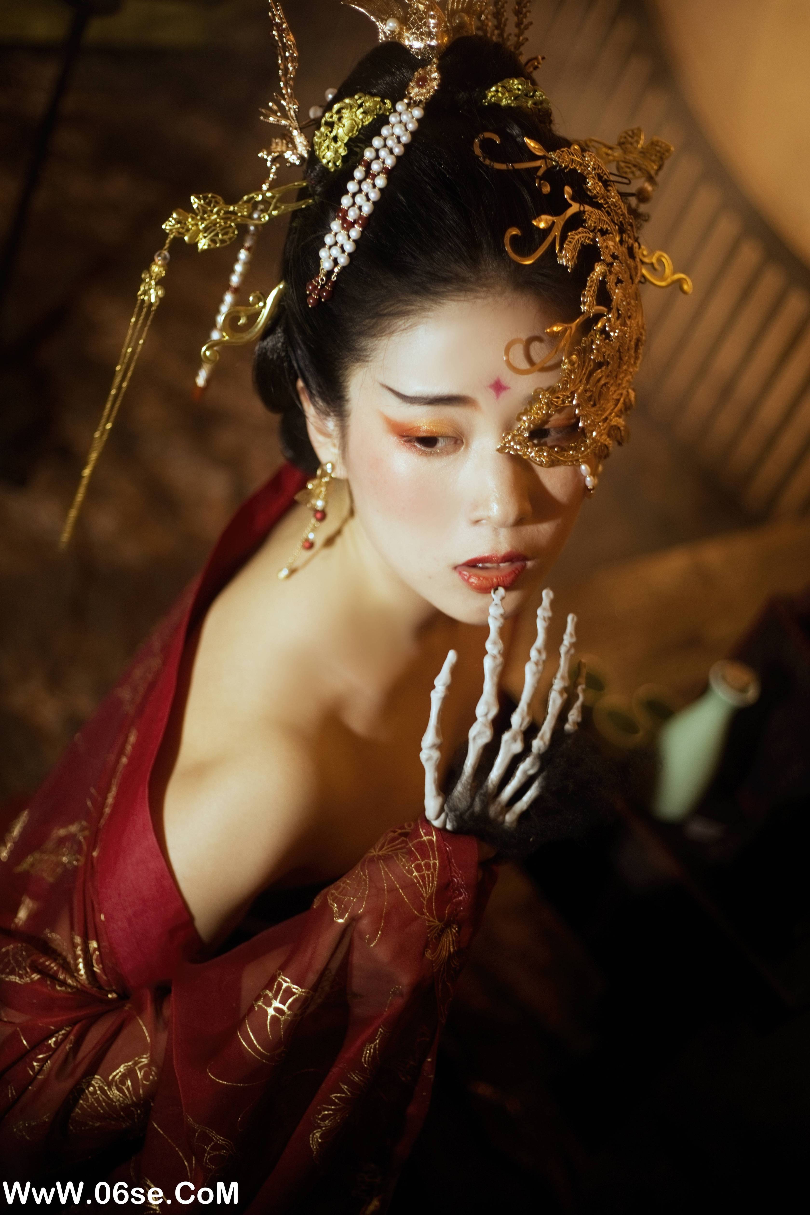 图片[24]-[YITUYU艺图语]2022.07.31 半面妆 一九九几的喵[29+1P／467MB]-六色网