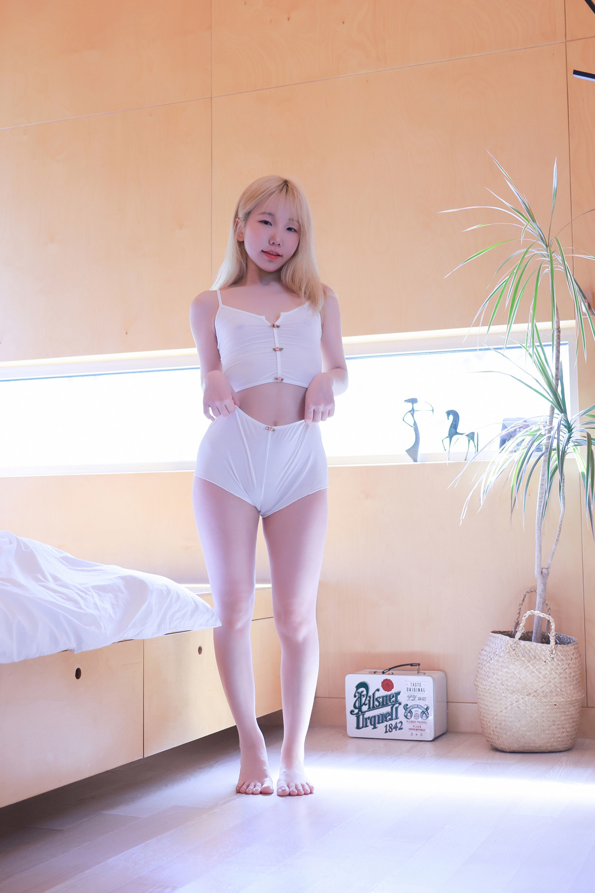 Han Yeri 한예리, SWEETBOX ‘Doki Doki’ Set.03 2