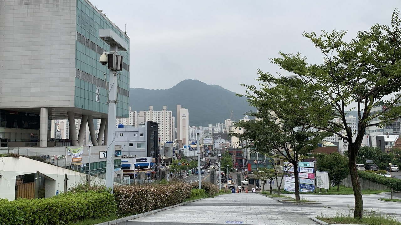 Pusan university. Пусан национальный университет. Пусанский университет в Корее. Пусанский национальный университет кампус. Пусан университет иностранных языков.