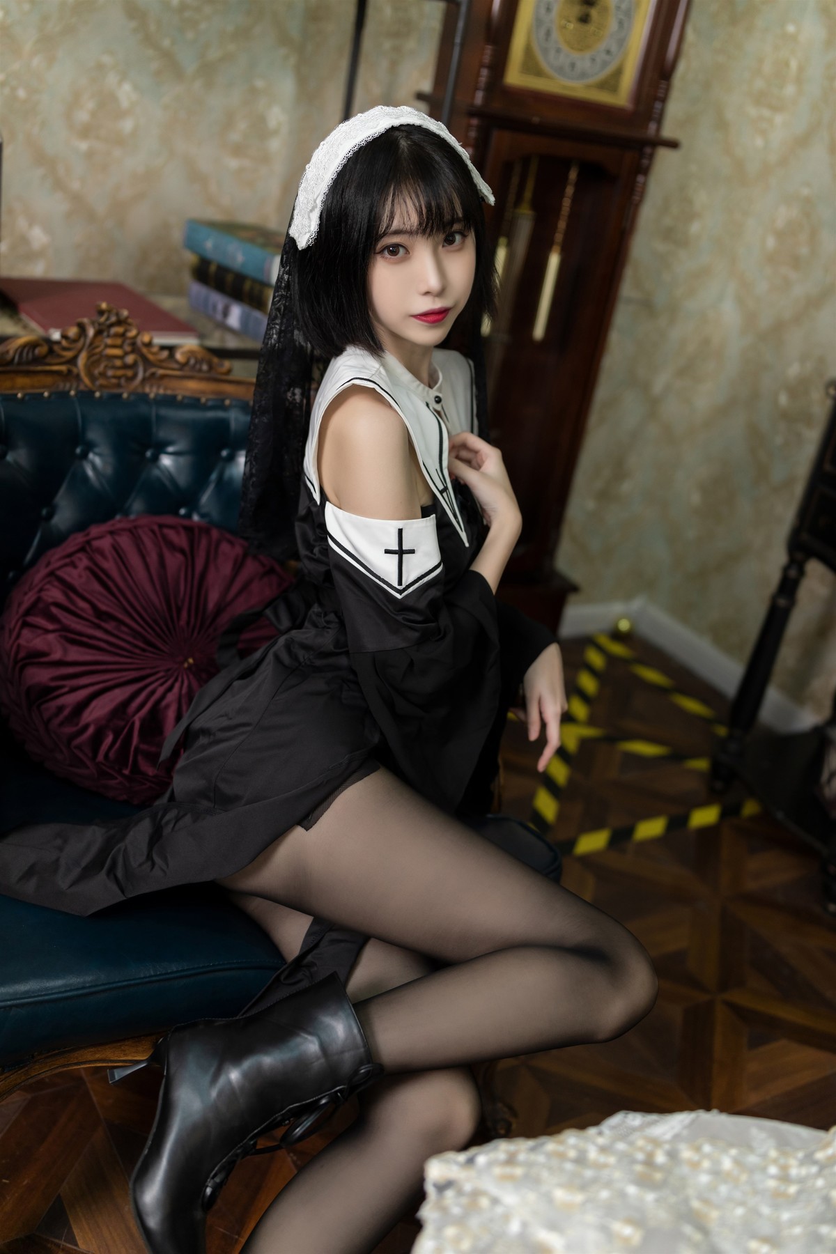 Cosplay 许岚 叁月life 暗黑修女 39