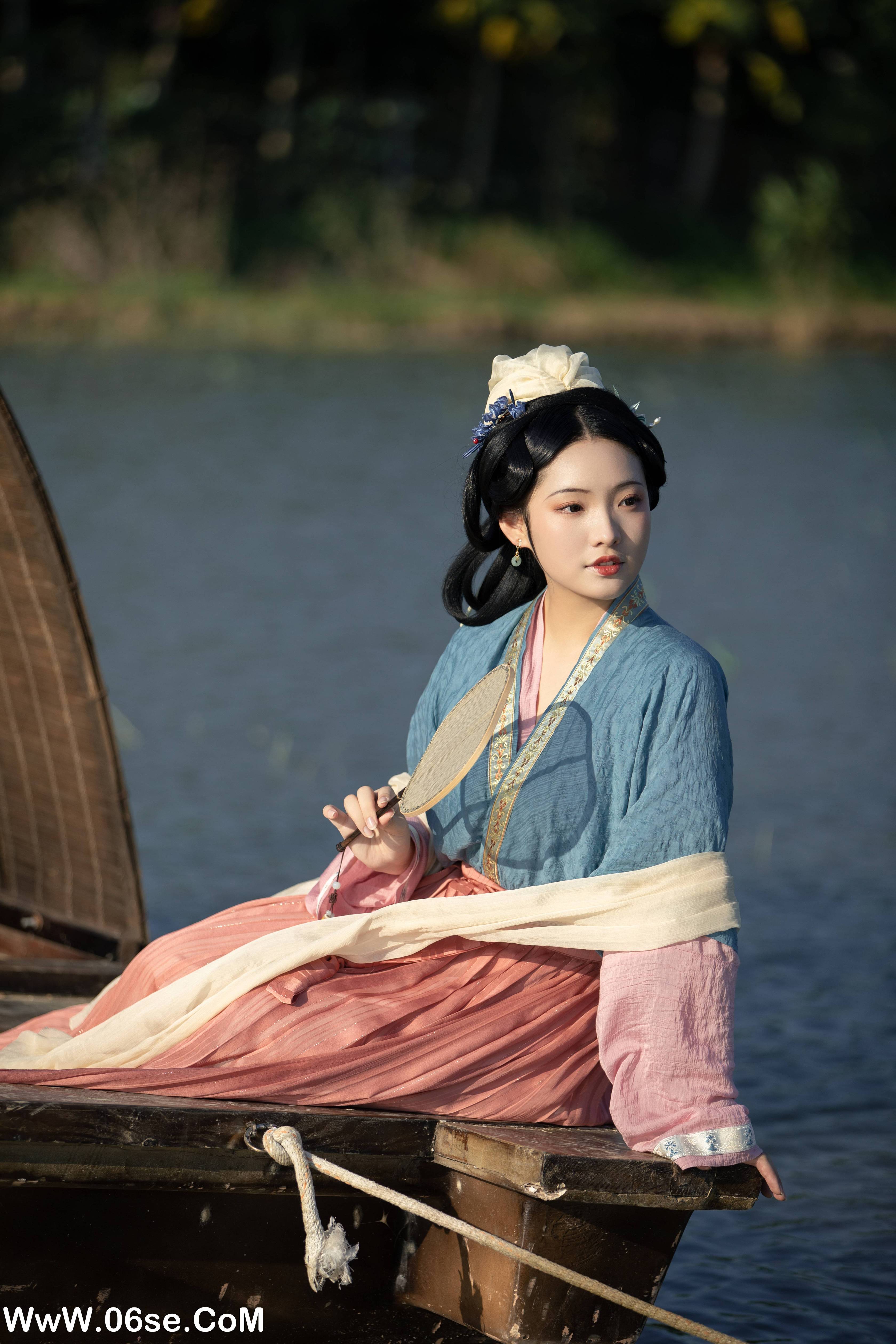 图片[18]-[YITUYU艺图语]2022.11.09 游湖 保卫萝卜的阿叽[35+1P／520MB]-六色网