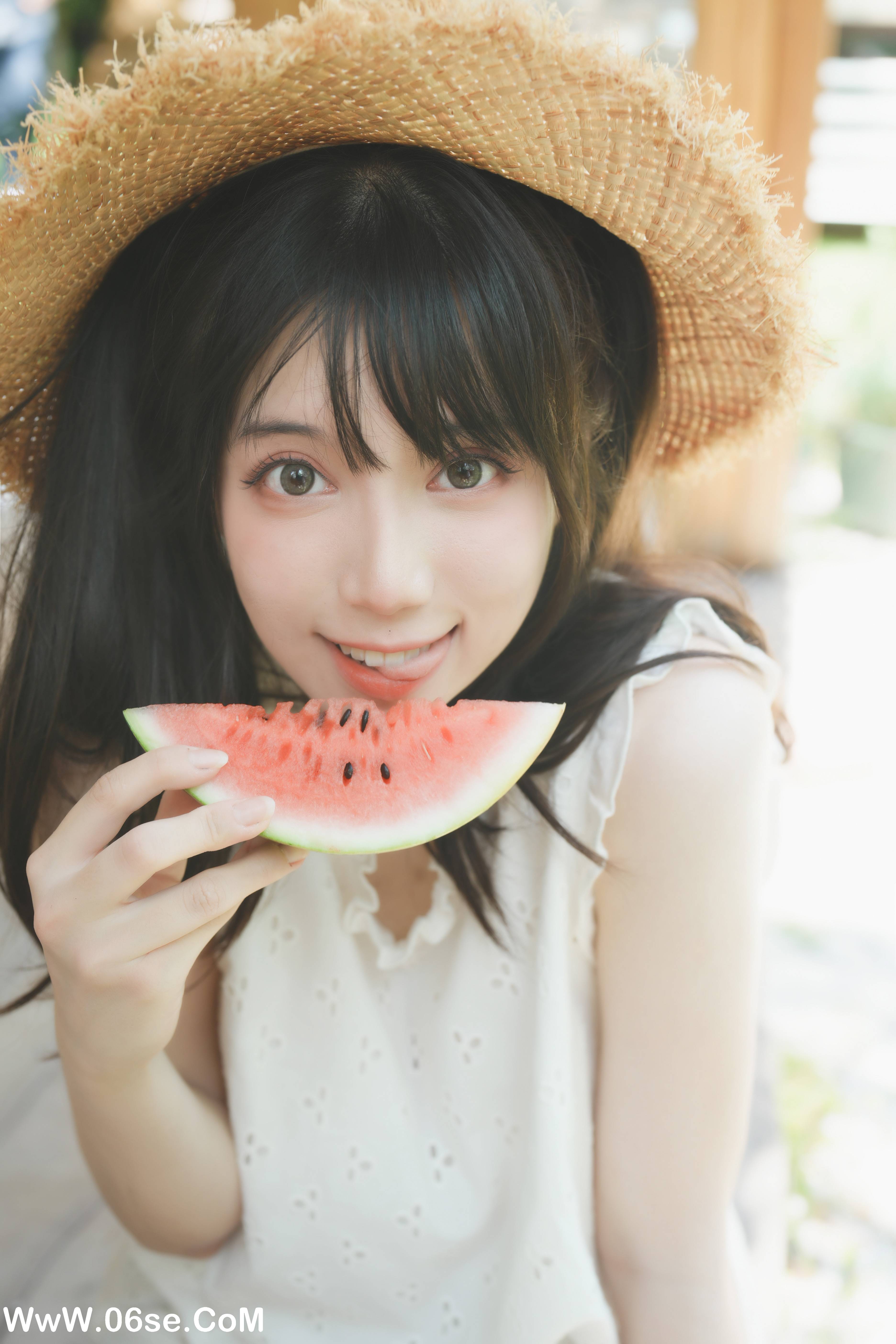 图片[21]-[YITUYU艺图语]2022.09.05 夏日少女与西瓜 贰加六[38+1P／147MB]-六色网