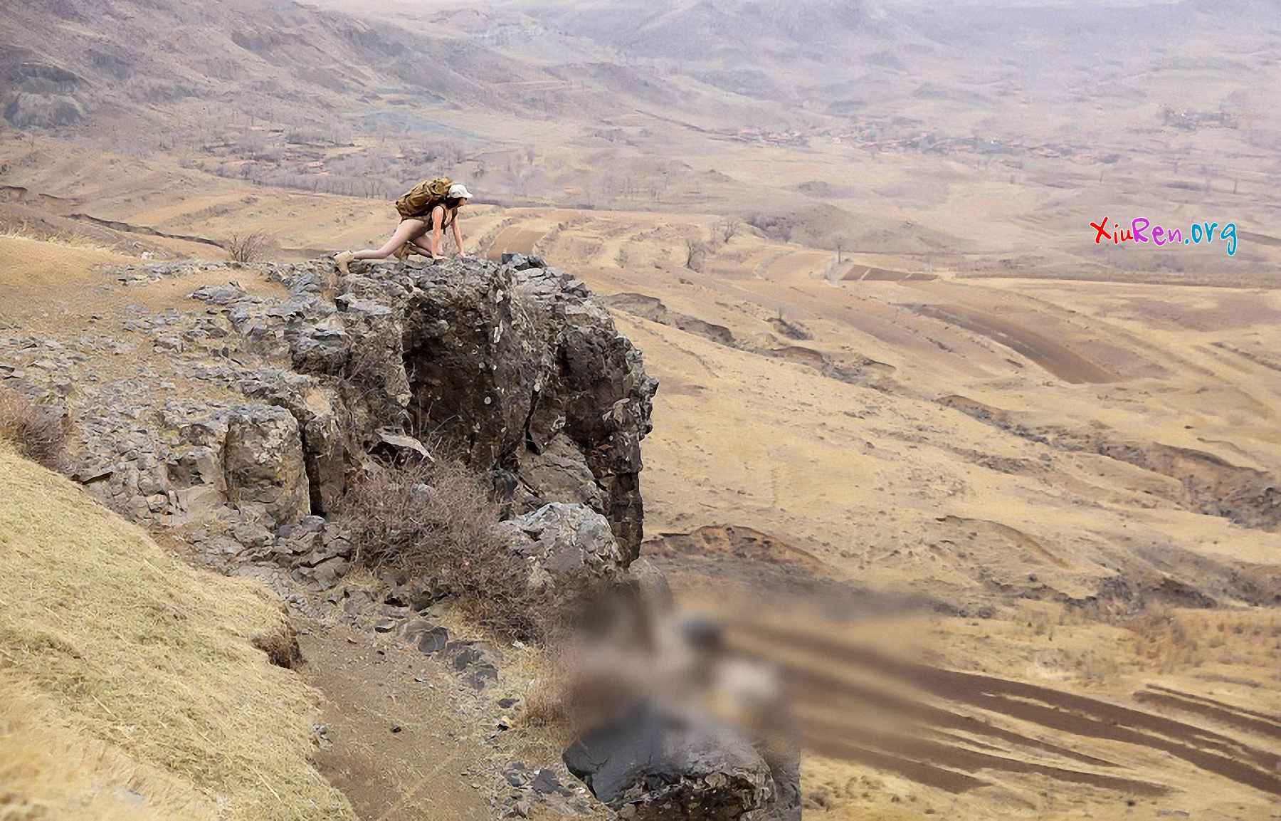 [Image: 614553e30f4e2f58c42e8.jpg]