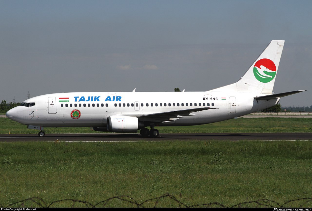 Авиакомпаний душанбе. Tajik Air Boeing 737. Таджик Эйр 2023. Таджик Эйр Аэробус. Боинг 757 200 таджик Эйр.