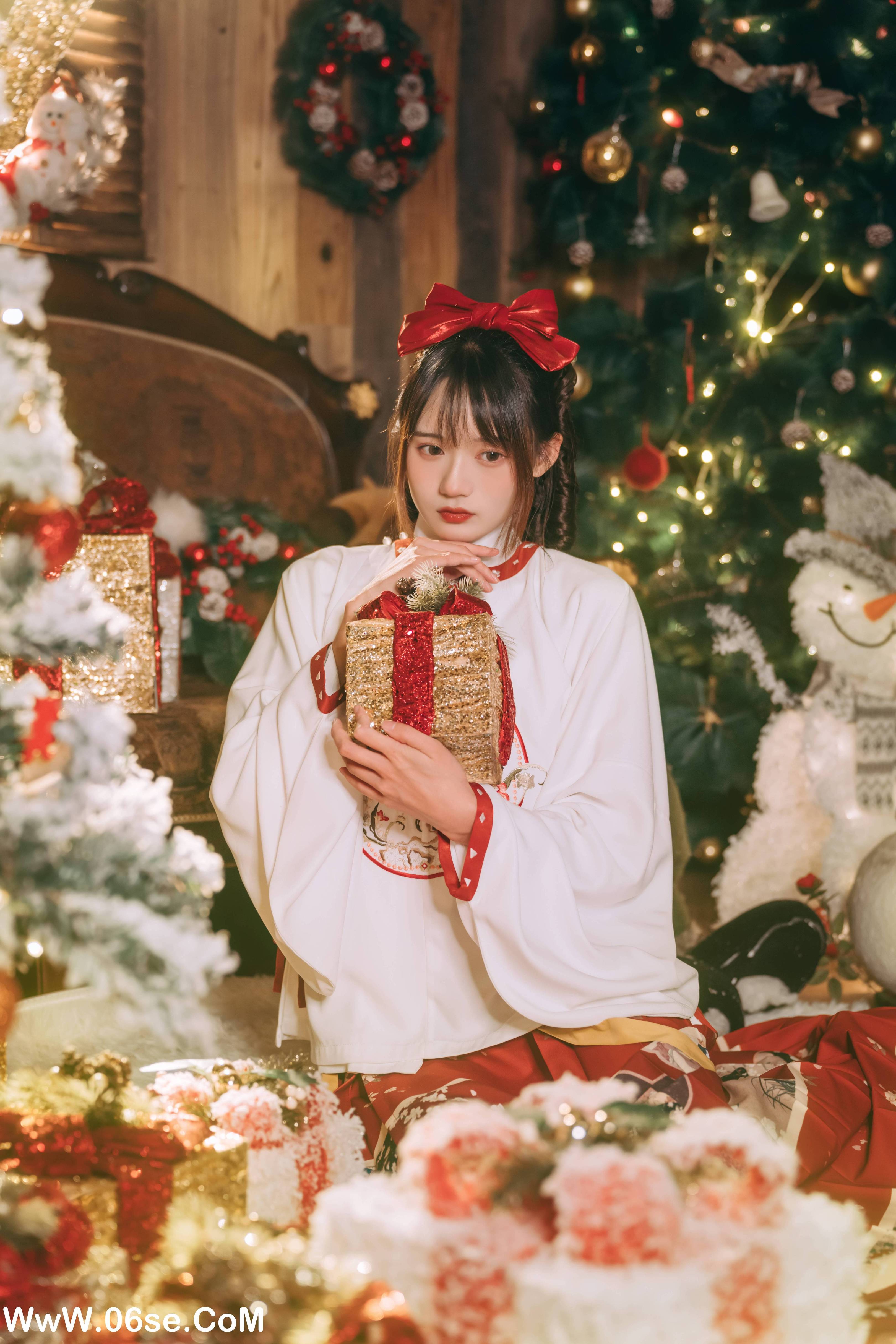 图片[26]-[YITUYU艺图语]2022.12.27 汉洋折衷的圣诞 兔子Zzz不吃胡萝卜[28+1P／194MB]-六色网
