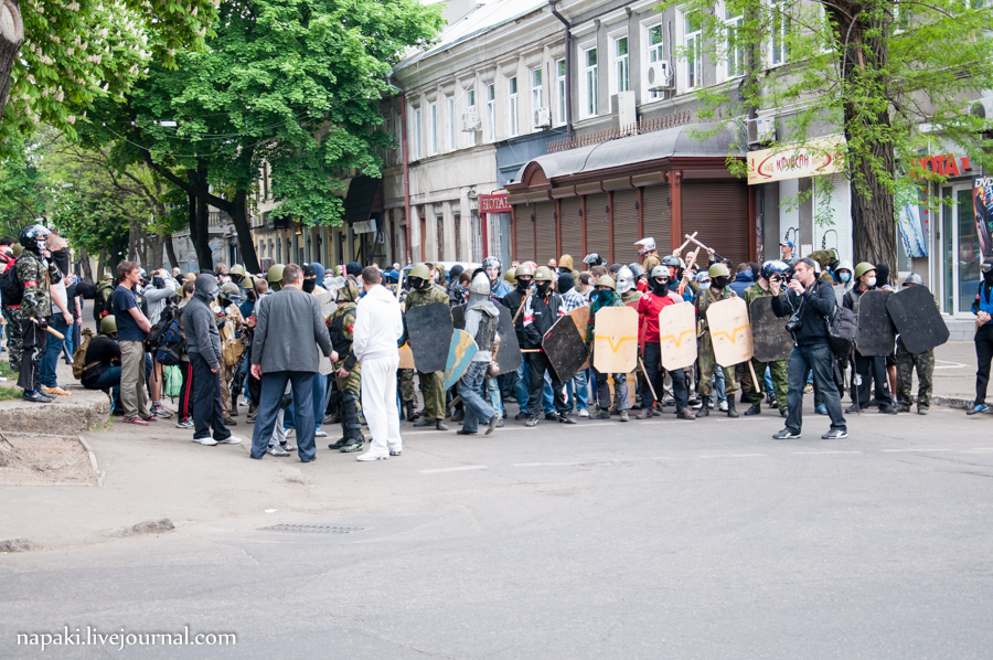 2 мая какая. Одесса дом профсоюзов 2 мая 2014. Фото мероприятий в Одессе. Одесская трагедия 2 мая 2014 года дом профсоюзов.