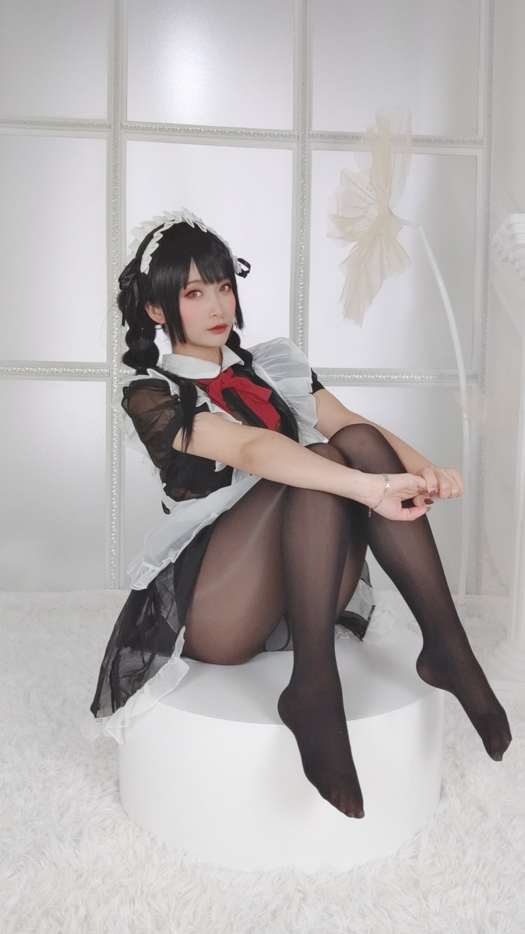 洛璃LoLiSAMA - 黑丝女仆 93P 2V 535MB 3
