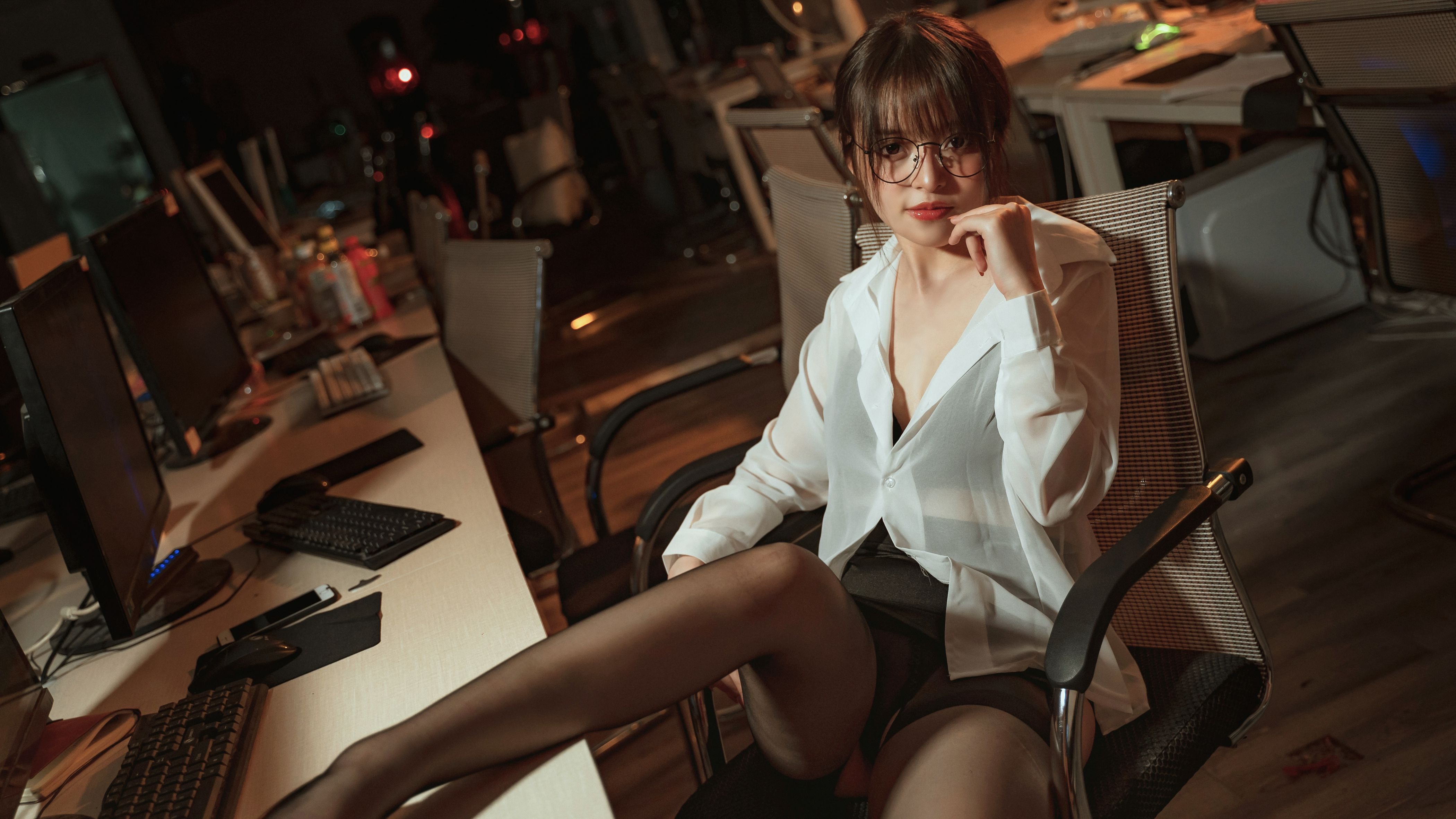 草莓味的奈奈兔 - 办公室OL-欲望教师 [42P+13V] 4