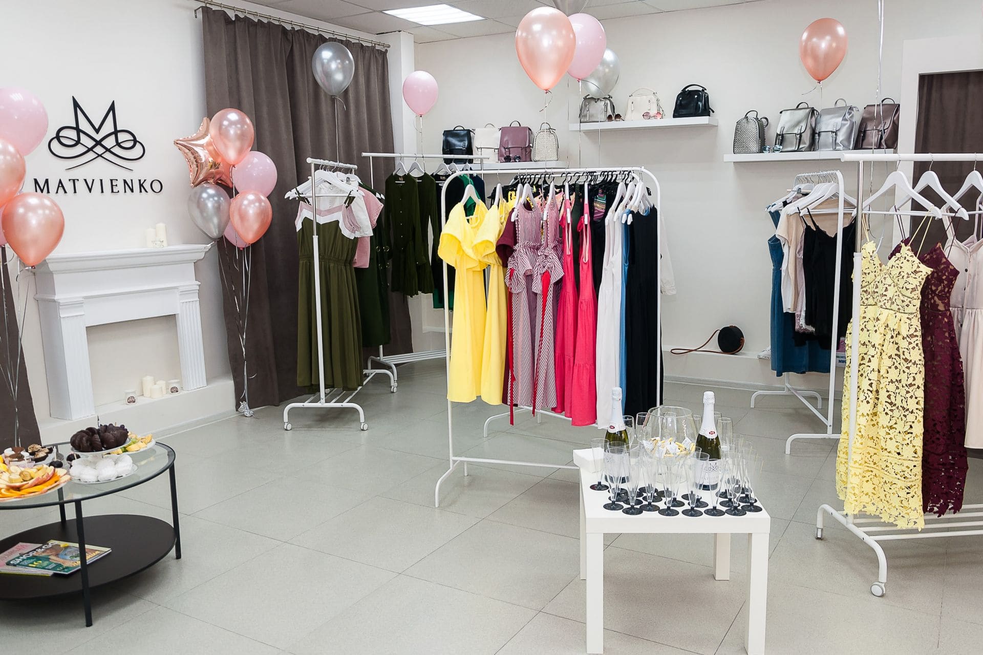 Магазины женской одежды в москве