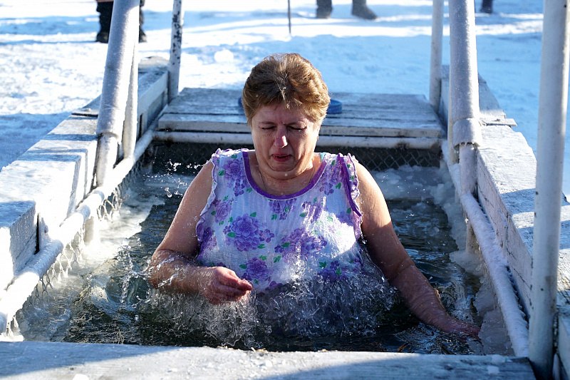 Крещенские купания в Хабаровске проходят при строгом соблюдении антиковидных мер