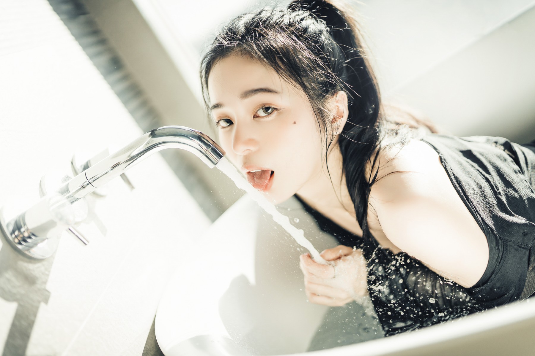 JVID精品 🔞仙仙辰 透明罩衫 透明駱駝蹄內褲 濕潤黑絲 我的女友 這次有點色😈有點甜 Set.02 50