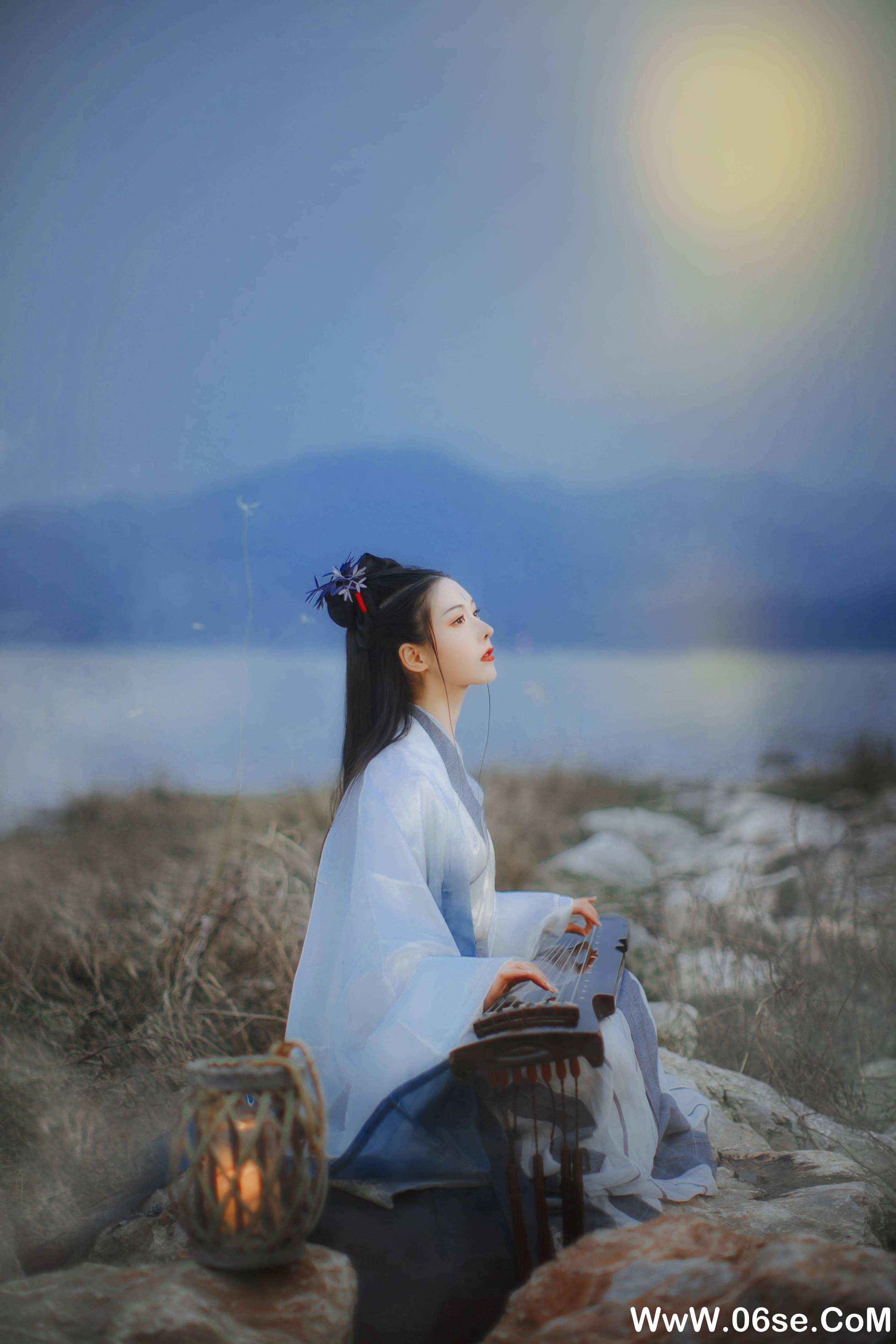 图片[3]-[YITUYU艺图语]2021.10.28 海底月 葵花花花儿[19+1P／93MB]-六色网