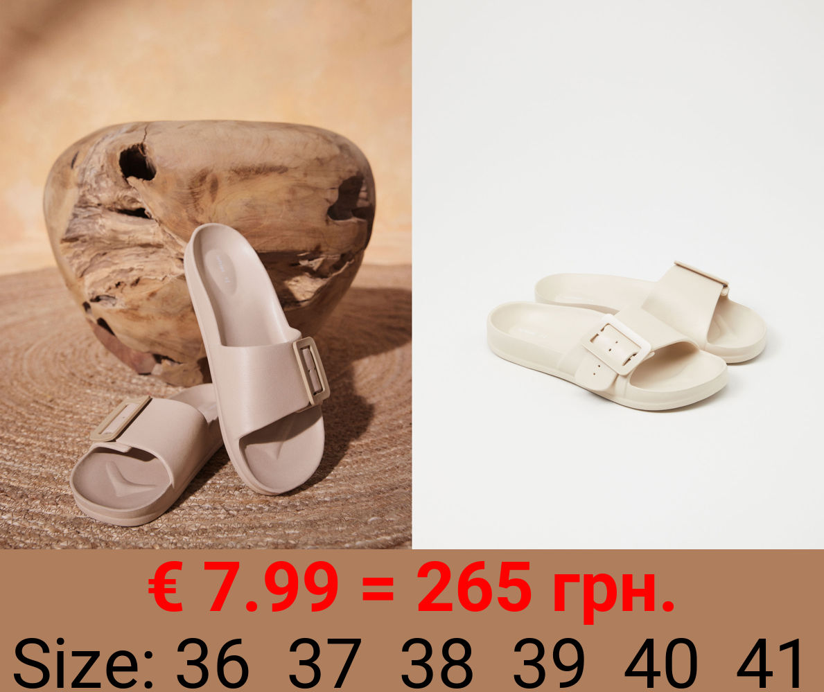 Buckled pool sandals