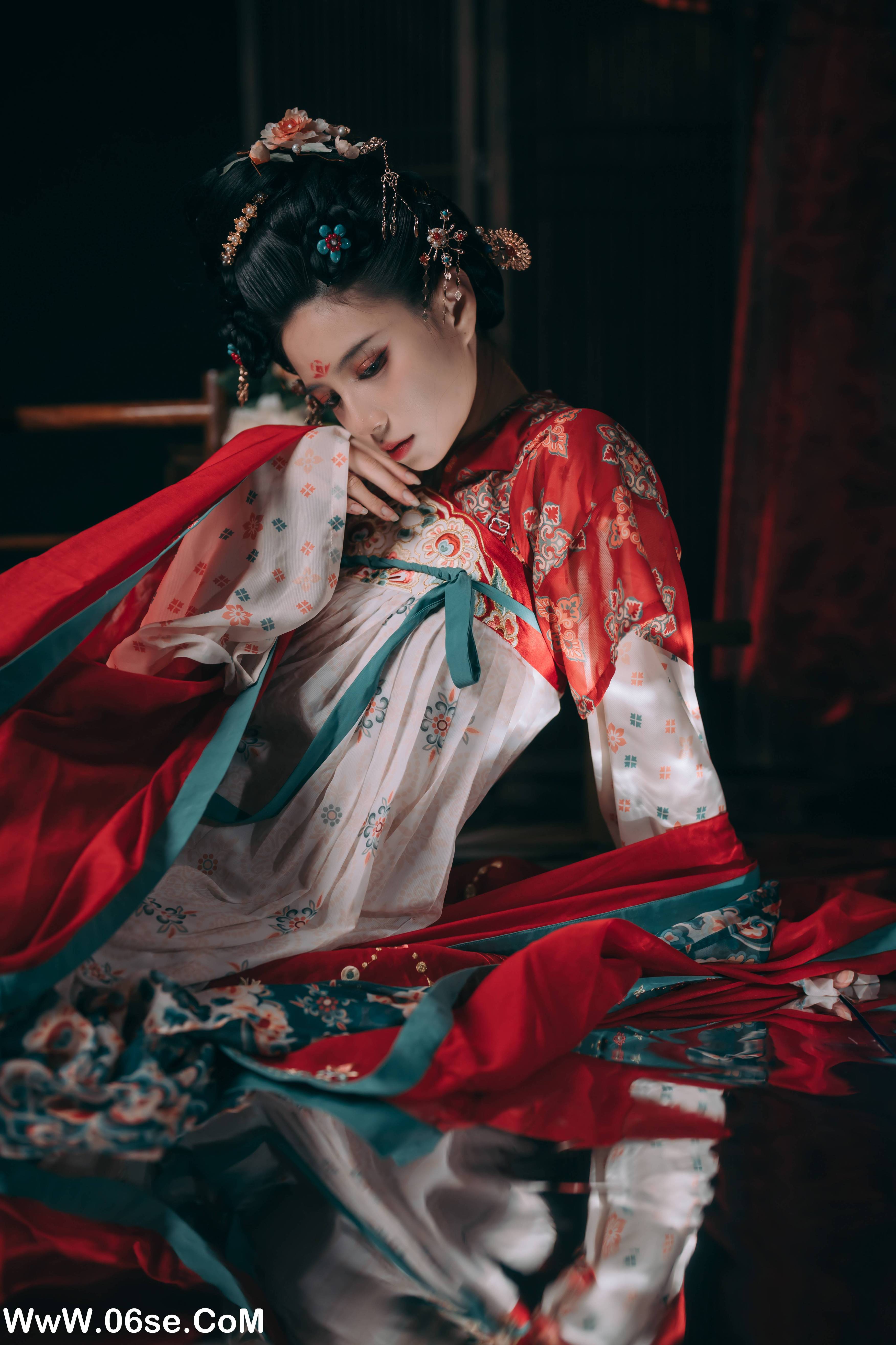 图片[16]-[YITUYU艺图语]2022.09.10 花想容颜 贰加六[22+1P／87.2MB]-六色网
