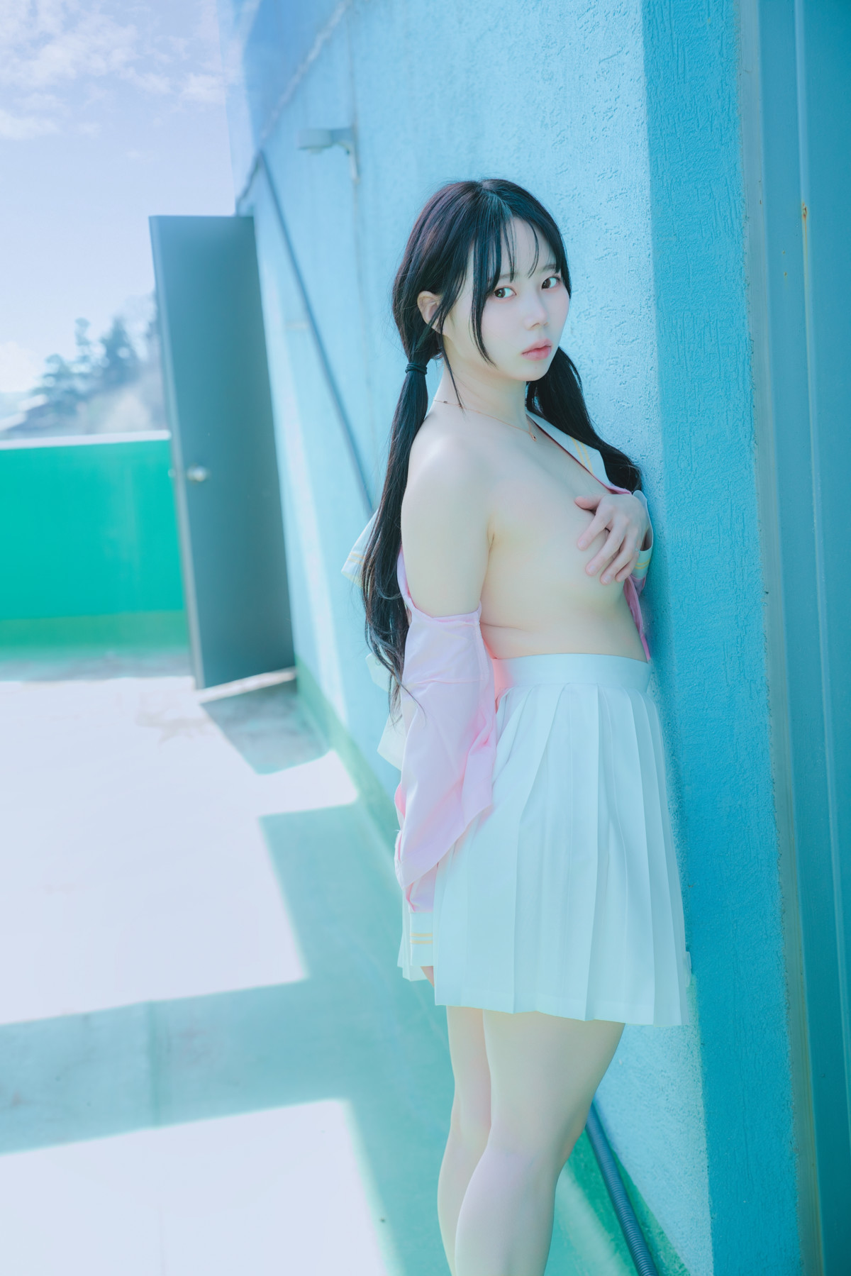 Myua 뮤아, Photobook “Pure” 23