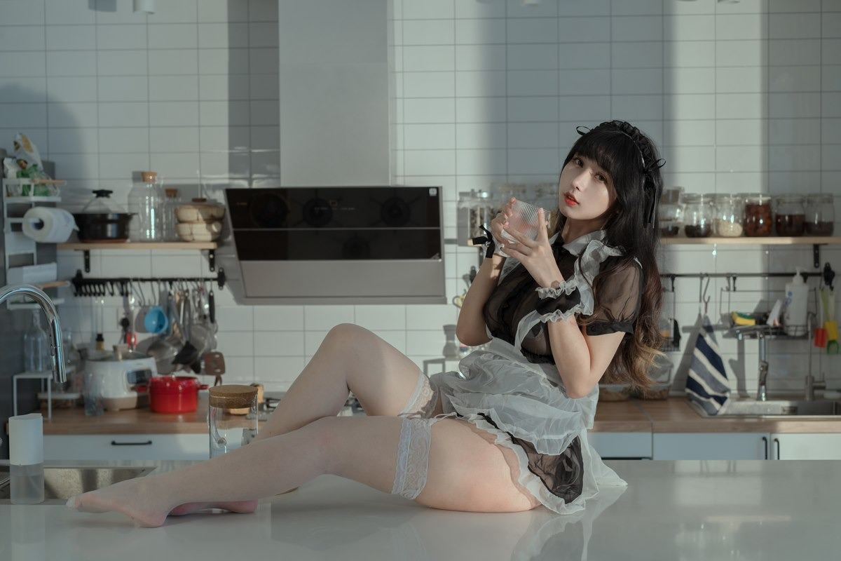 [Cos]云溪溪 - 奶桃 女仆 [40P+8V] 10