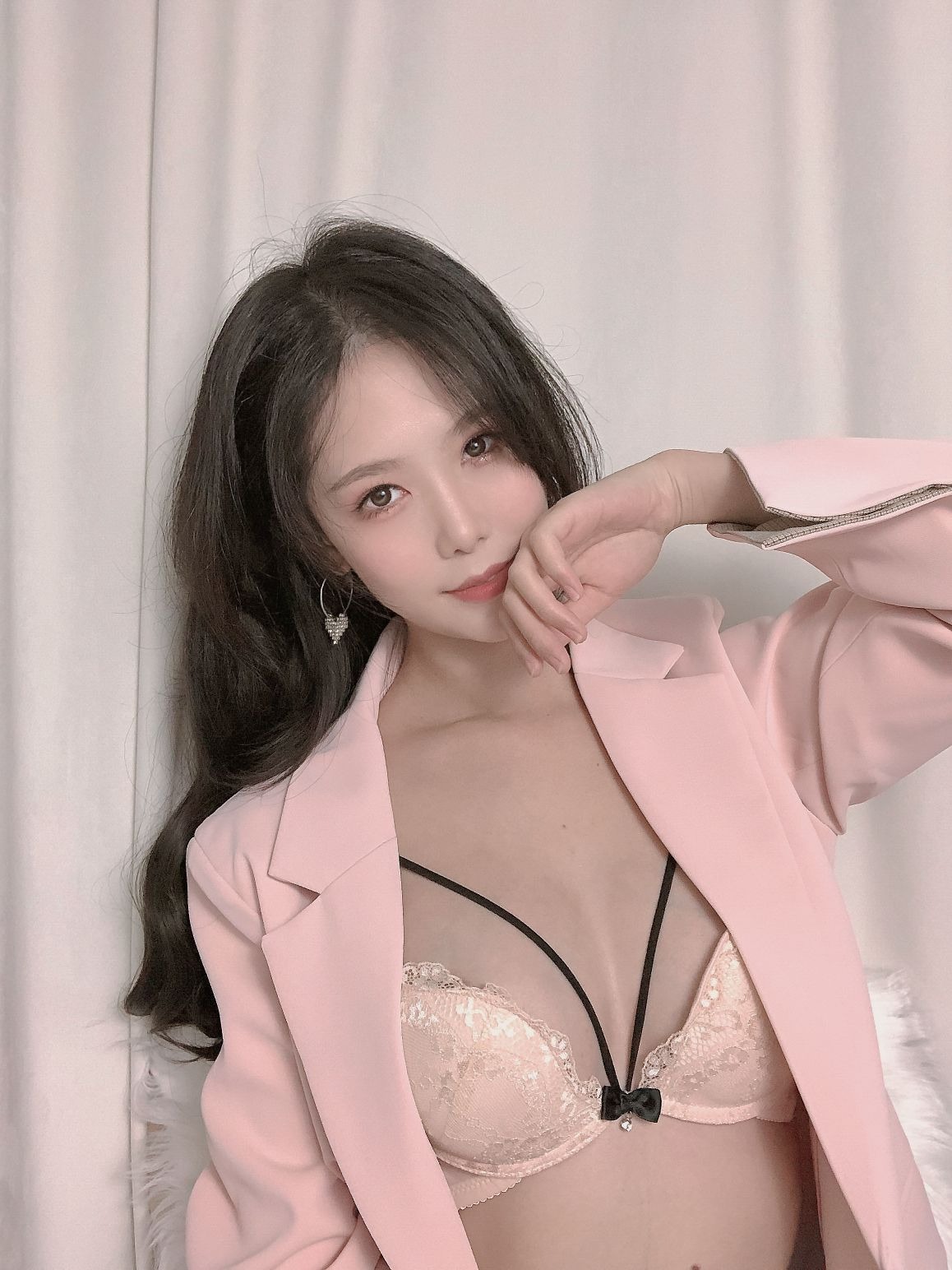 抖娘利世-粉色西装 [26P] 21