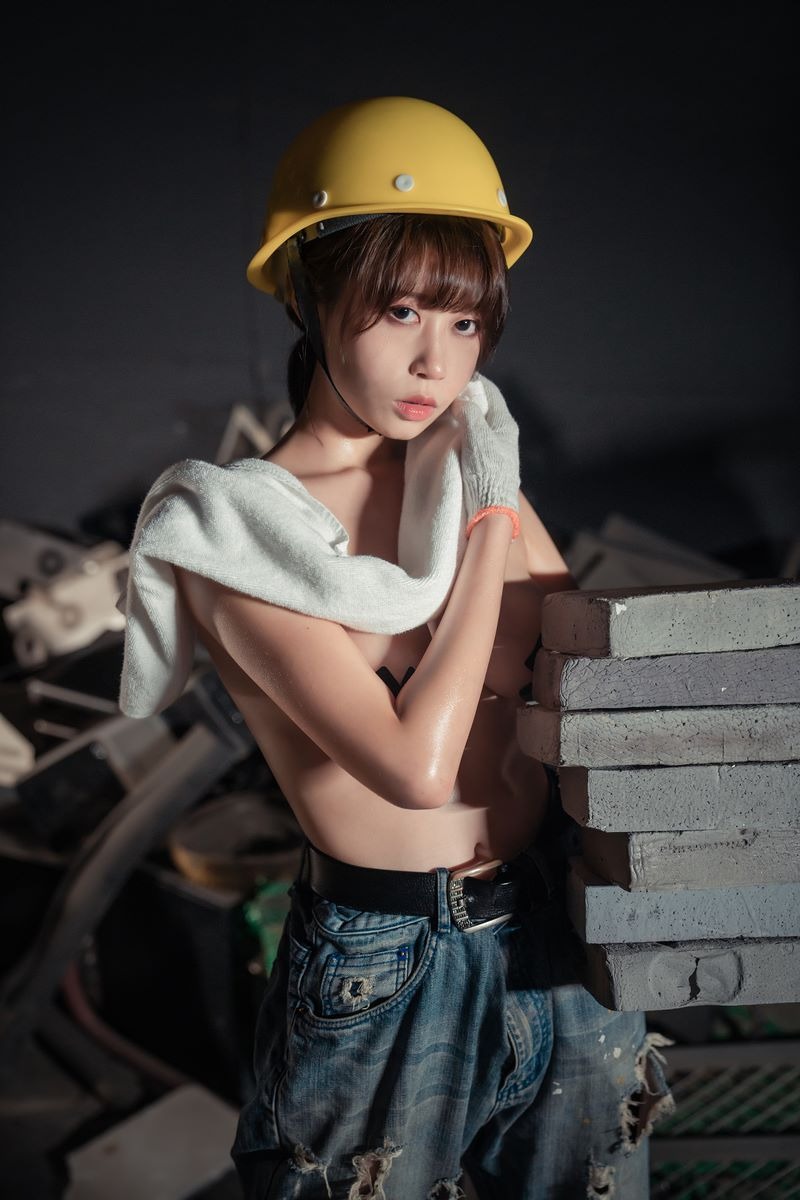 [Cos]奈汐酱 - 咱们工人有力量[35P] 15