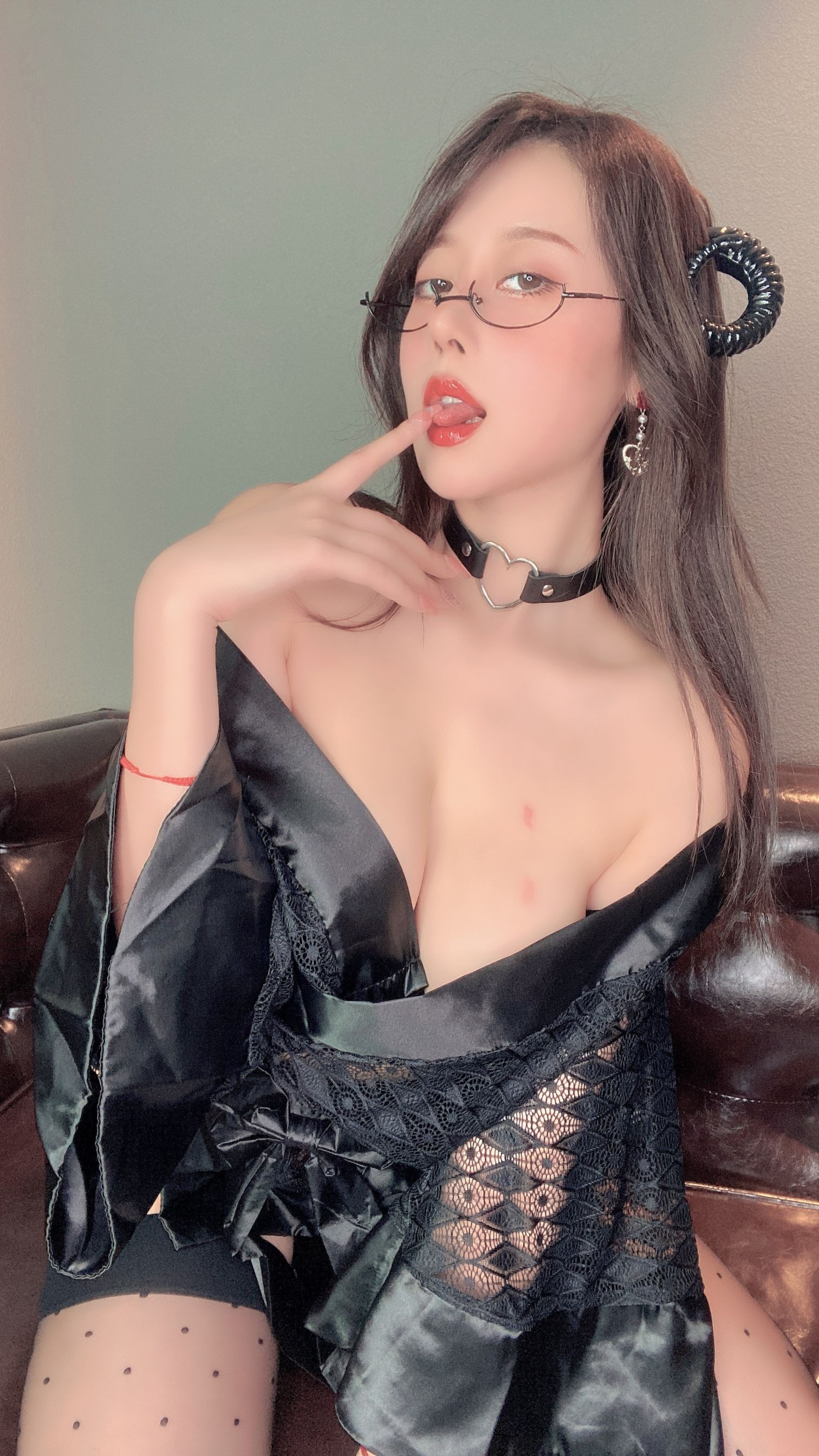 奈汐酱nice 黑丝丁字裤(65P1V733MB) 6