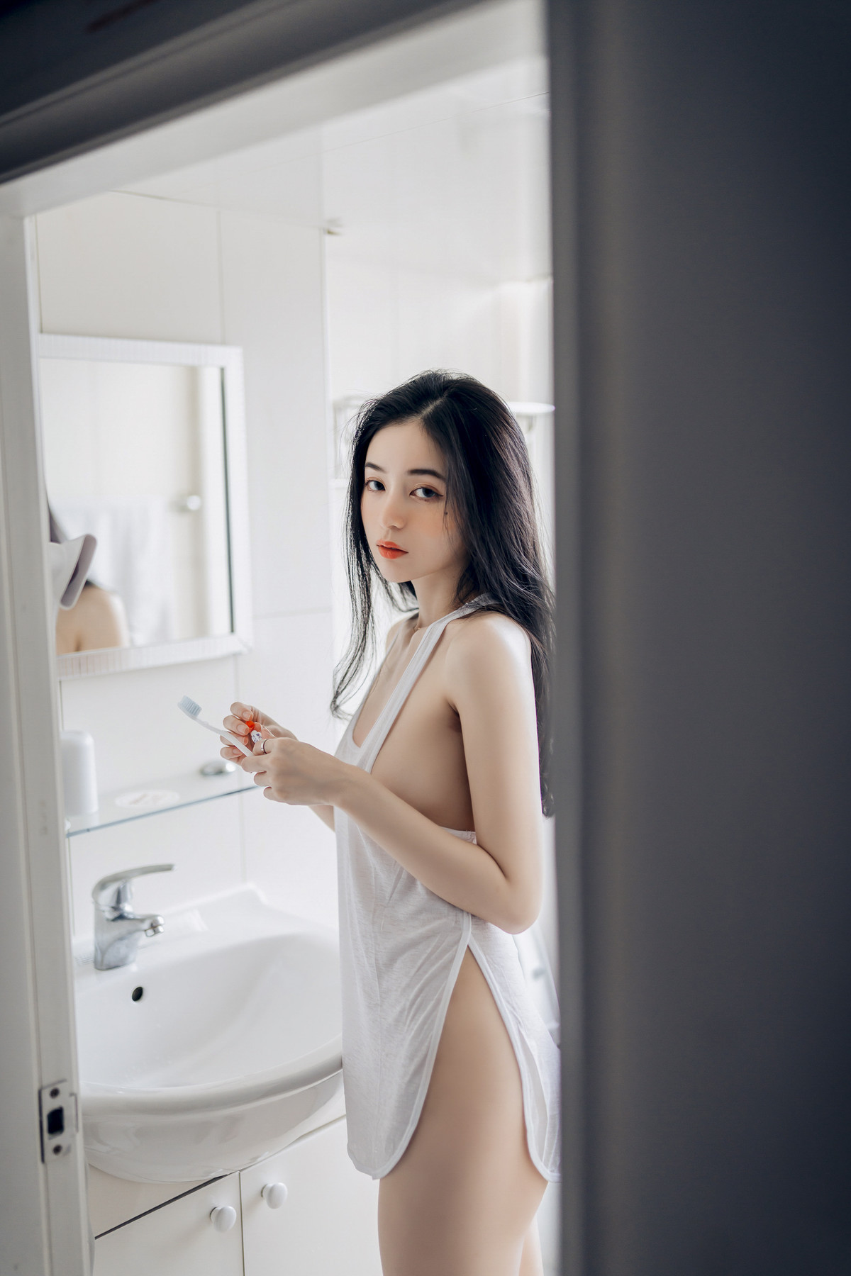 仙仙辰久違單人寫真?誠意超豐富寫真，全裸拍攝加六套服裝，爆炸性感女友系辰辰 Vol.02 20