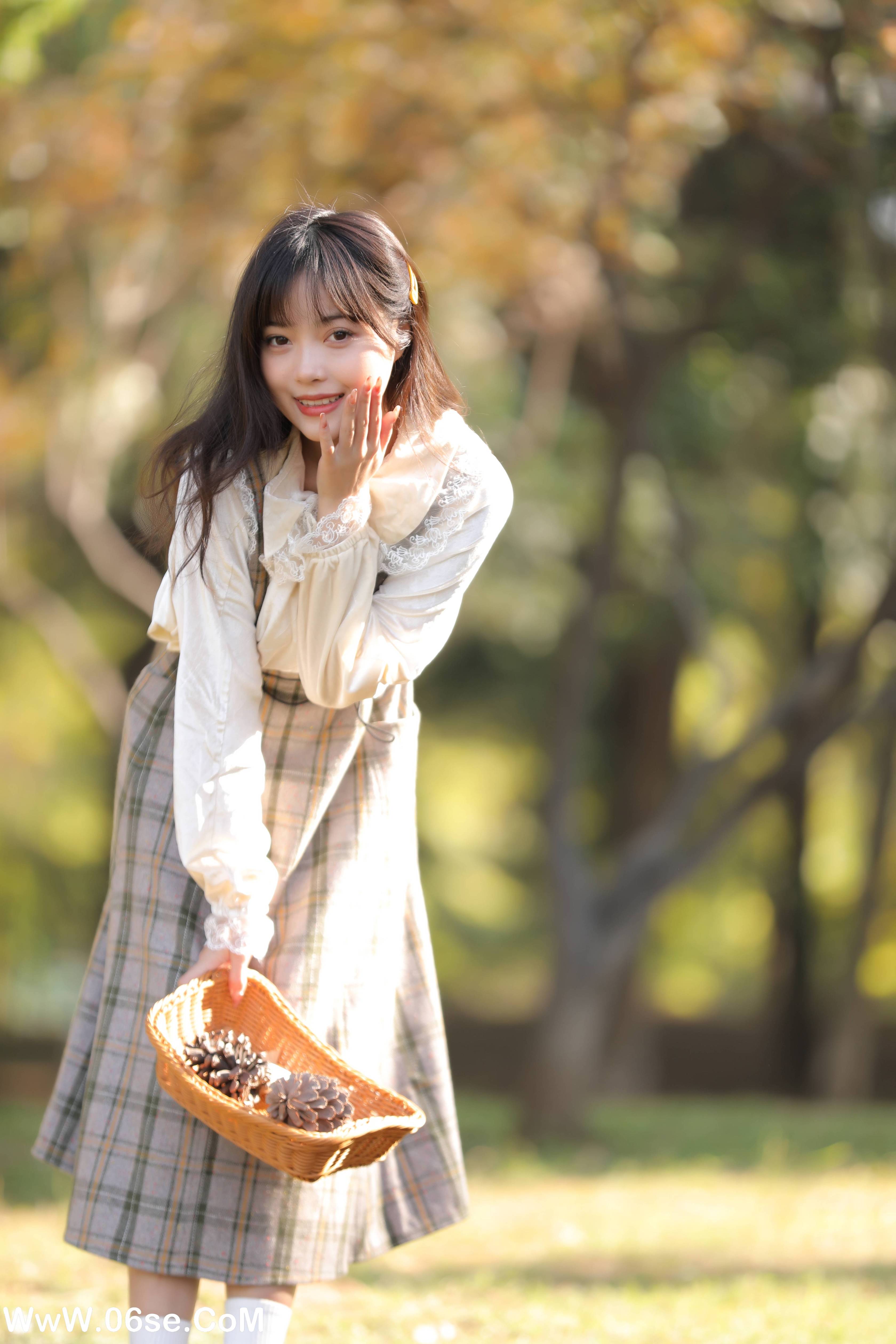 图片[22]-[YITUYU艺图语]2022.11.17 秋信 小薇人儿[34+1P／351MB]-六色网