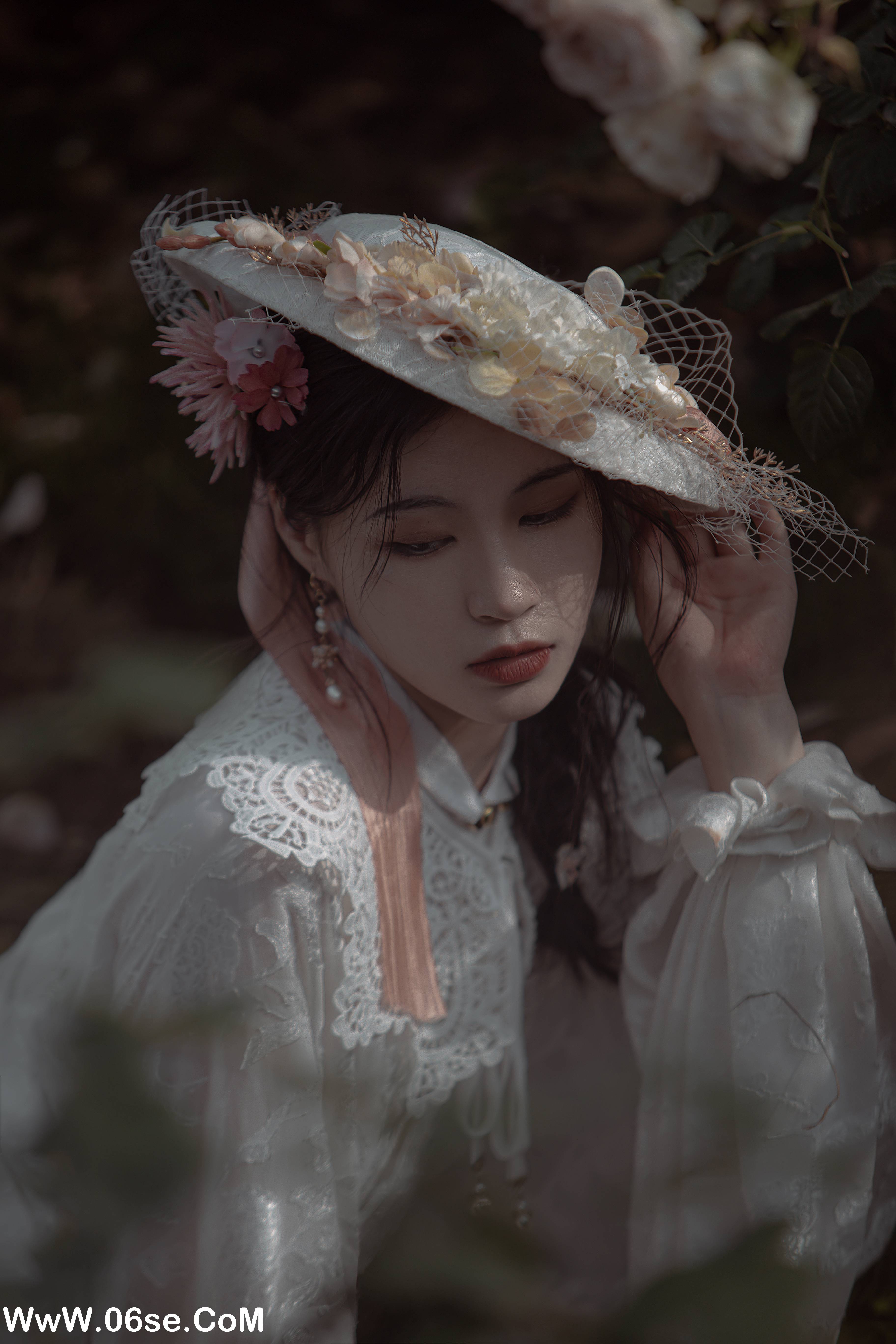 图片[20]-[YITUYU艺图语]2022.09.29 玫瑰 努力搬砖的双翮[27+1P／423MB]-六色网