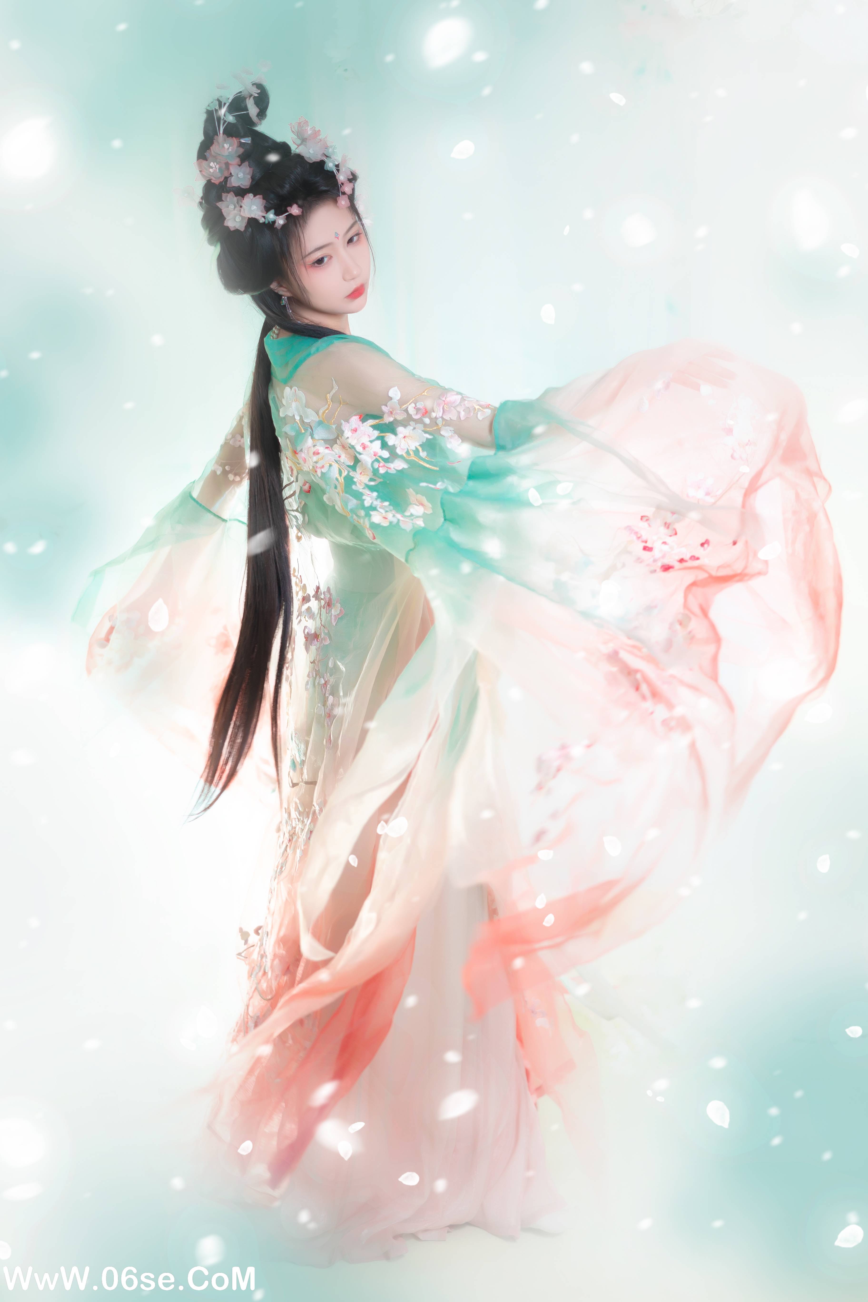 图片[15]-[YITUYU艺图语]2022.12.26 绿梅 -绮罗生的小苏苏-[27+1P／189MB]-六色网