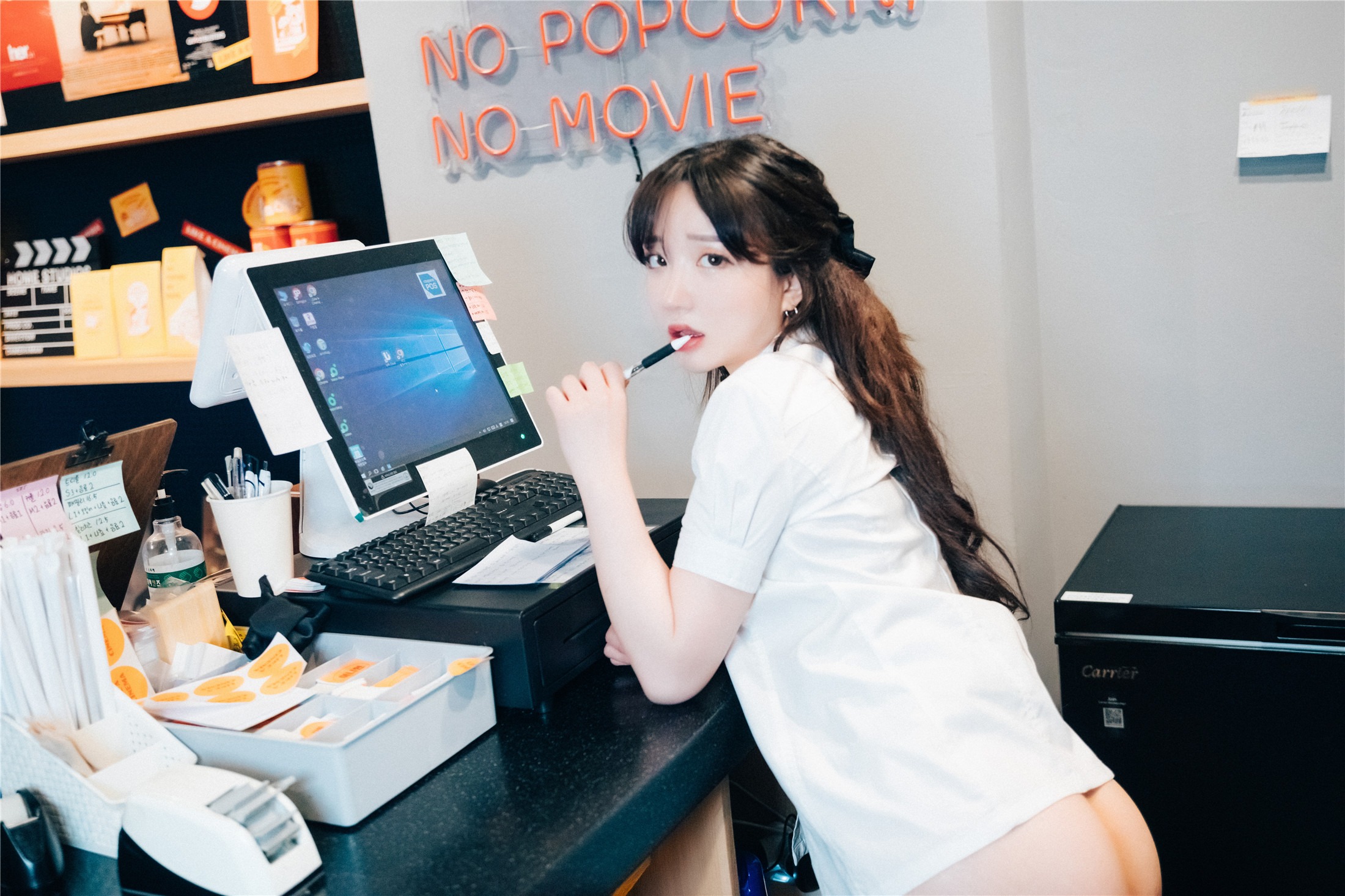[Loozy] Son Ye-Eun (손예은) - Ticket Girl 120P 33
