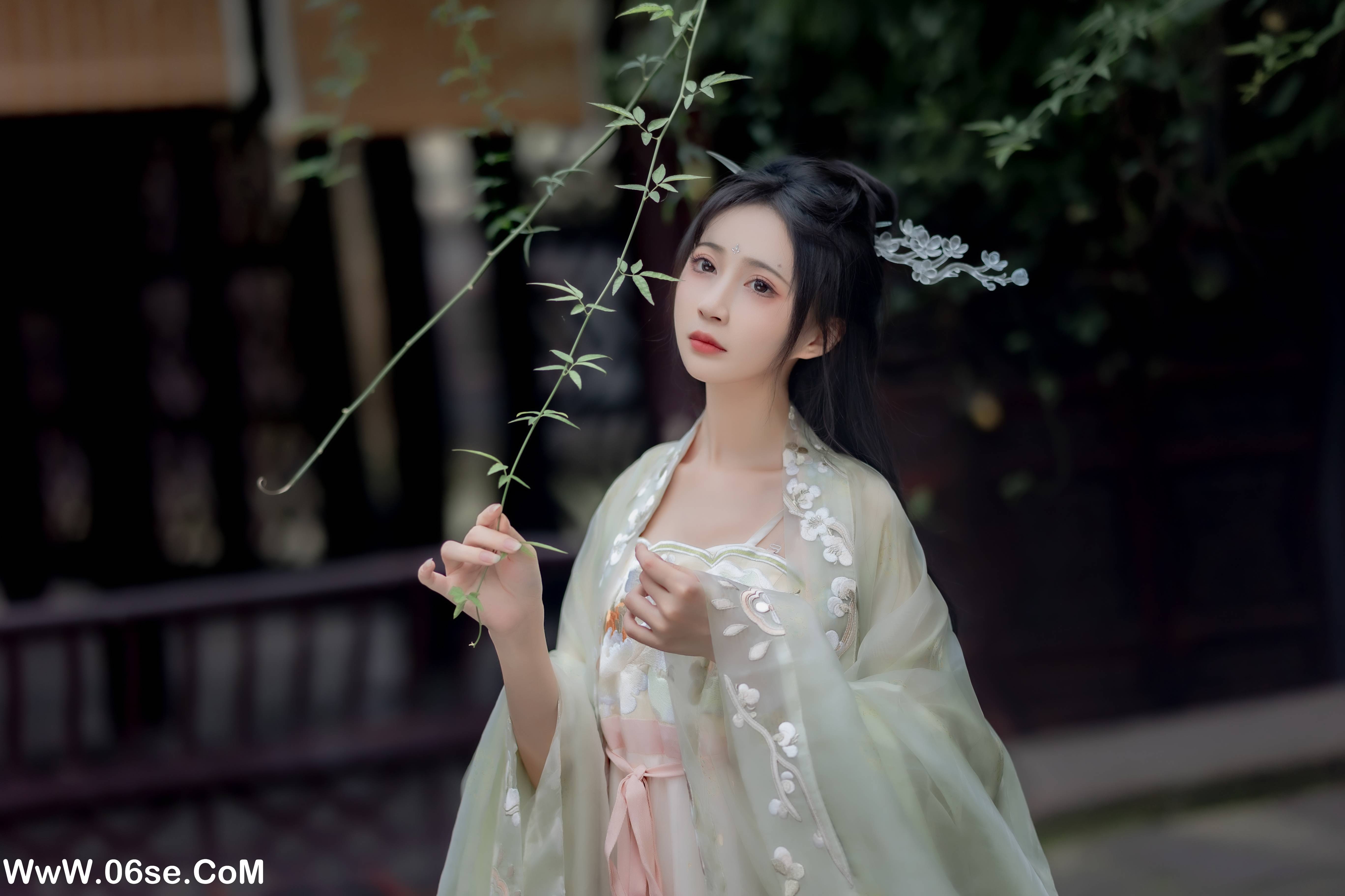 图片[18]-[YITUYU艺图语]2022.11.26 拒霜思 -绮罗生的小苏苏-[32+1P／249MB]-六色网