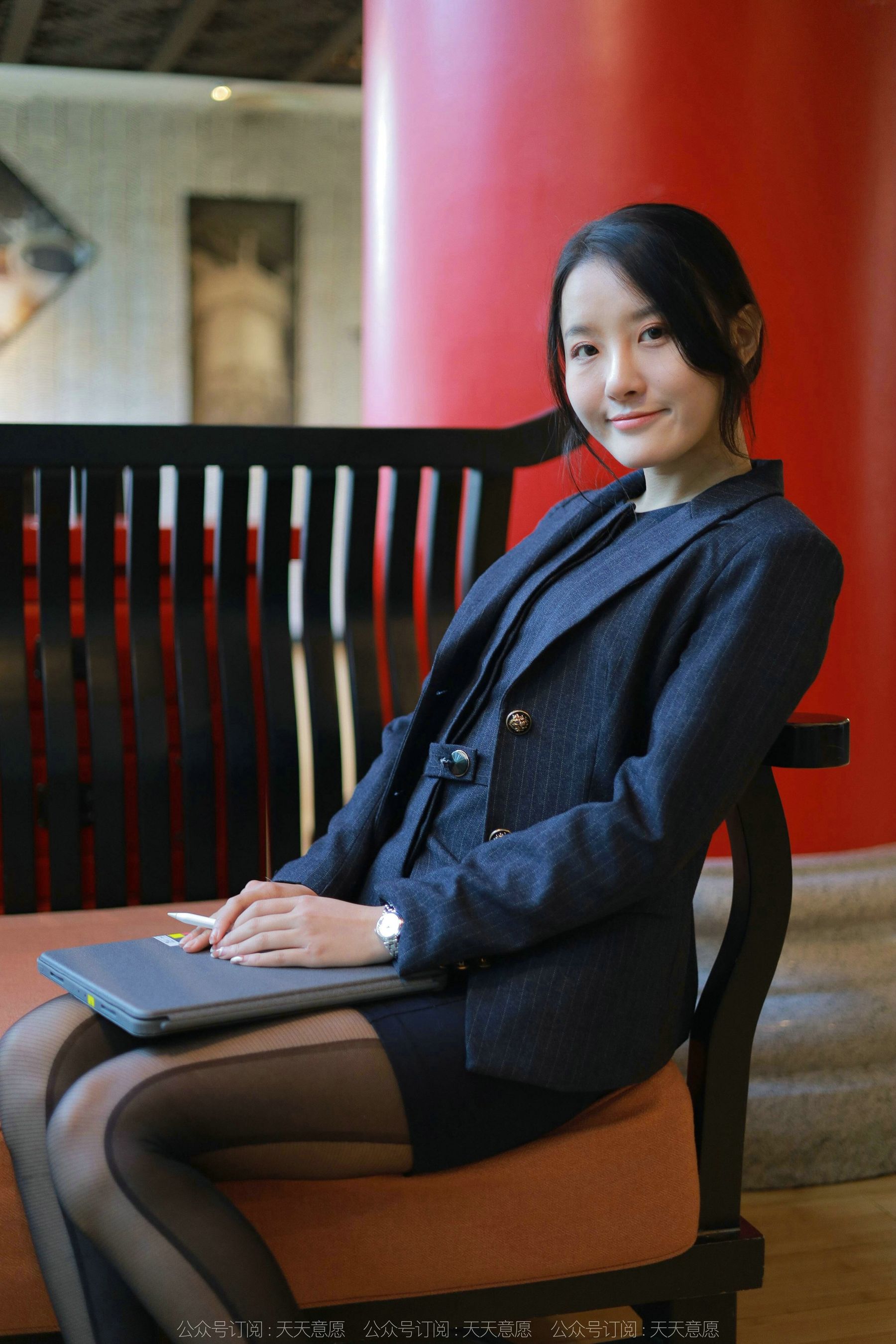 [异思趣向IESS]_模特：婉萍《OL嘿丝玉姐》-写真图集共93P 8