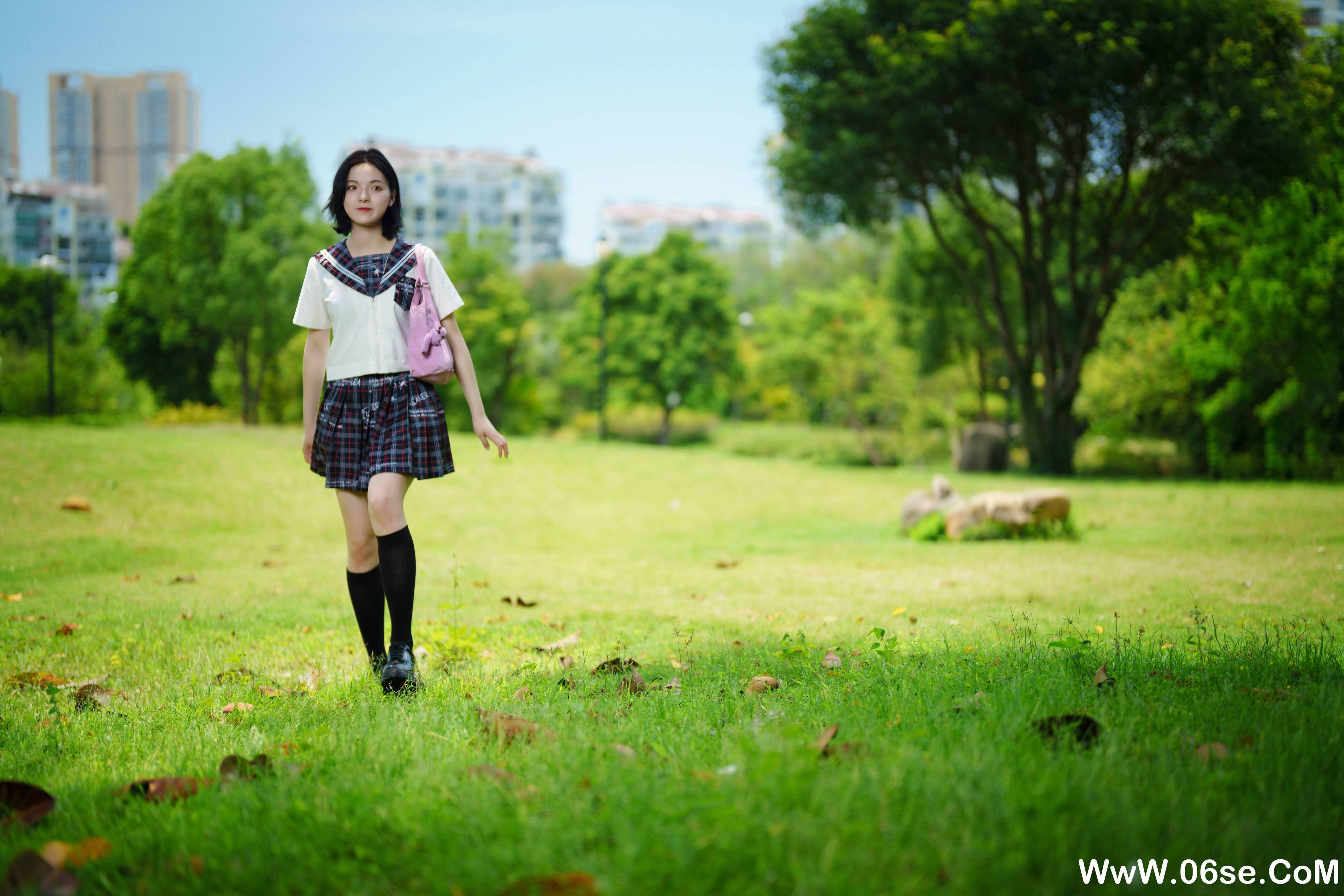 图片[43]-[YITUYU艺图语]2021.11.12 花田里的JK少女 dudu[50+1P／0.98GB]-六色网