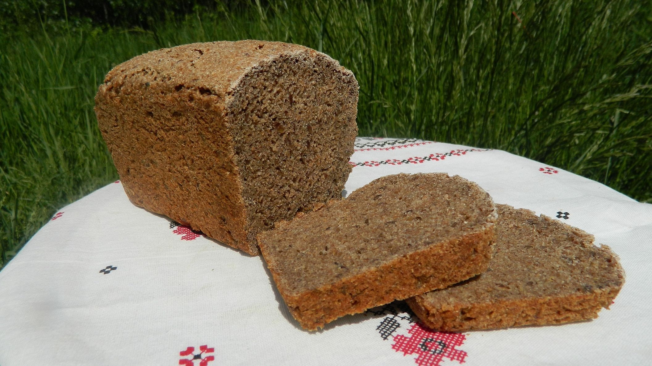 Вес ржаного хлеба. Влажный хлеб. Хлеб ценою в жизнь. Картинка мокрого хлеба. РОБЛОКСЕР хлеб из лайк.