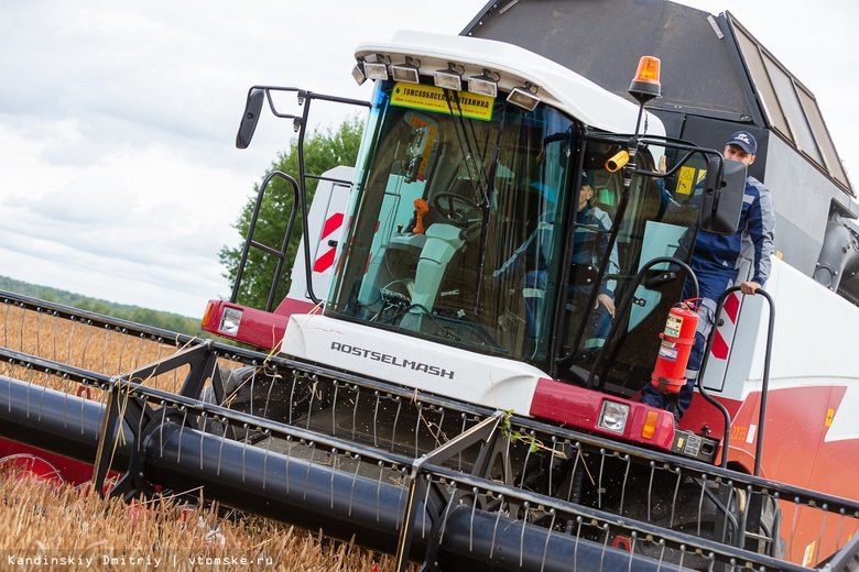 Российский беспилотный комбайн установил рекорд по уборке урожая