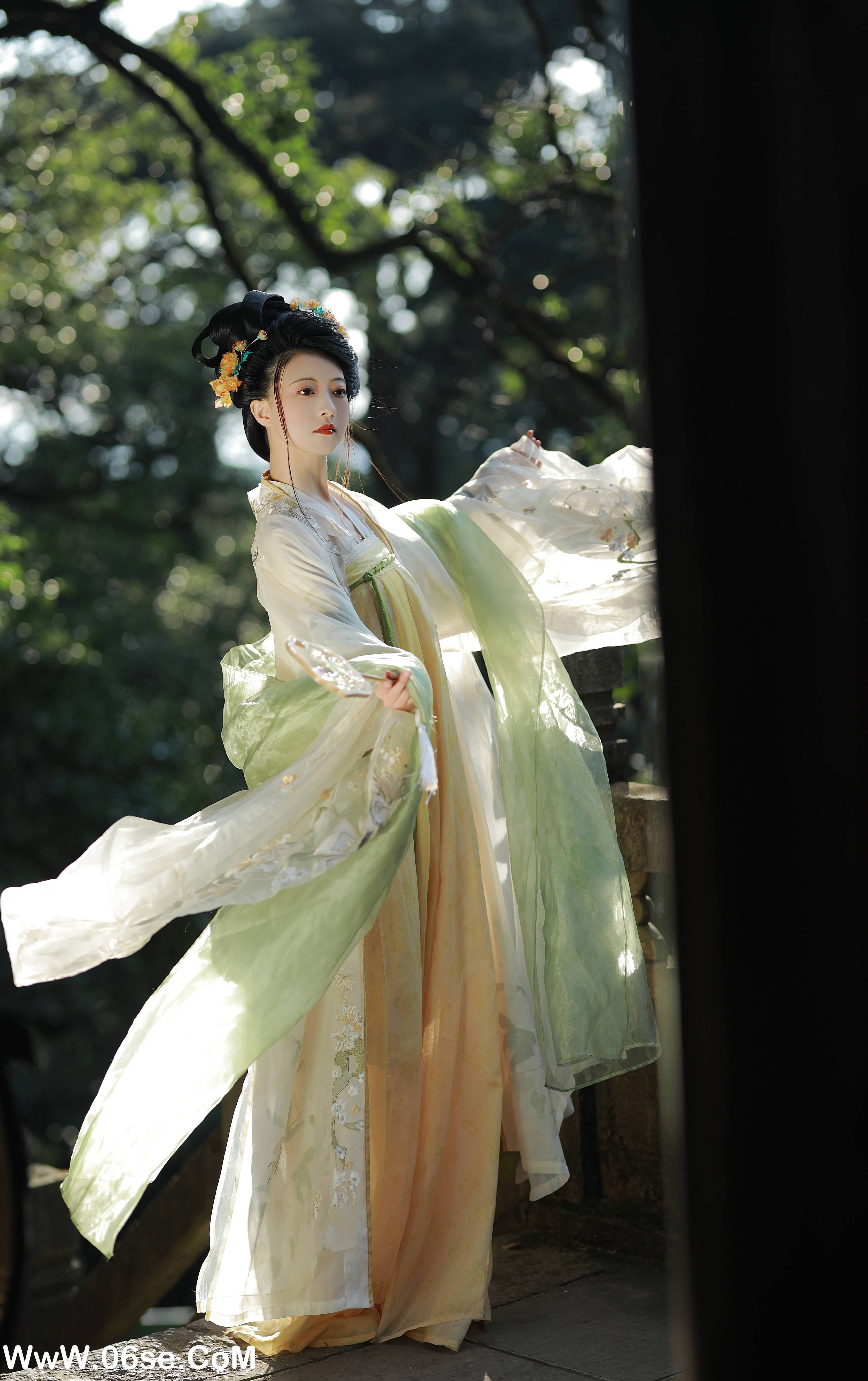 图片[23]-[YITUYU艺图语]2022.12.29 秋色如画 YunFleur[37+1P／700MB]-六色网