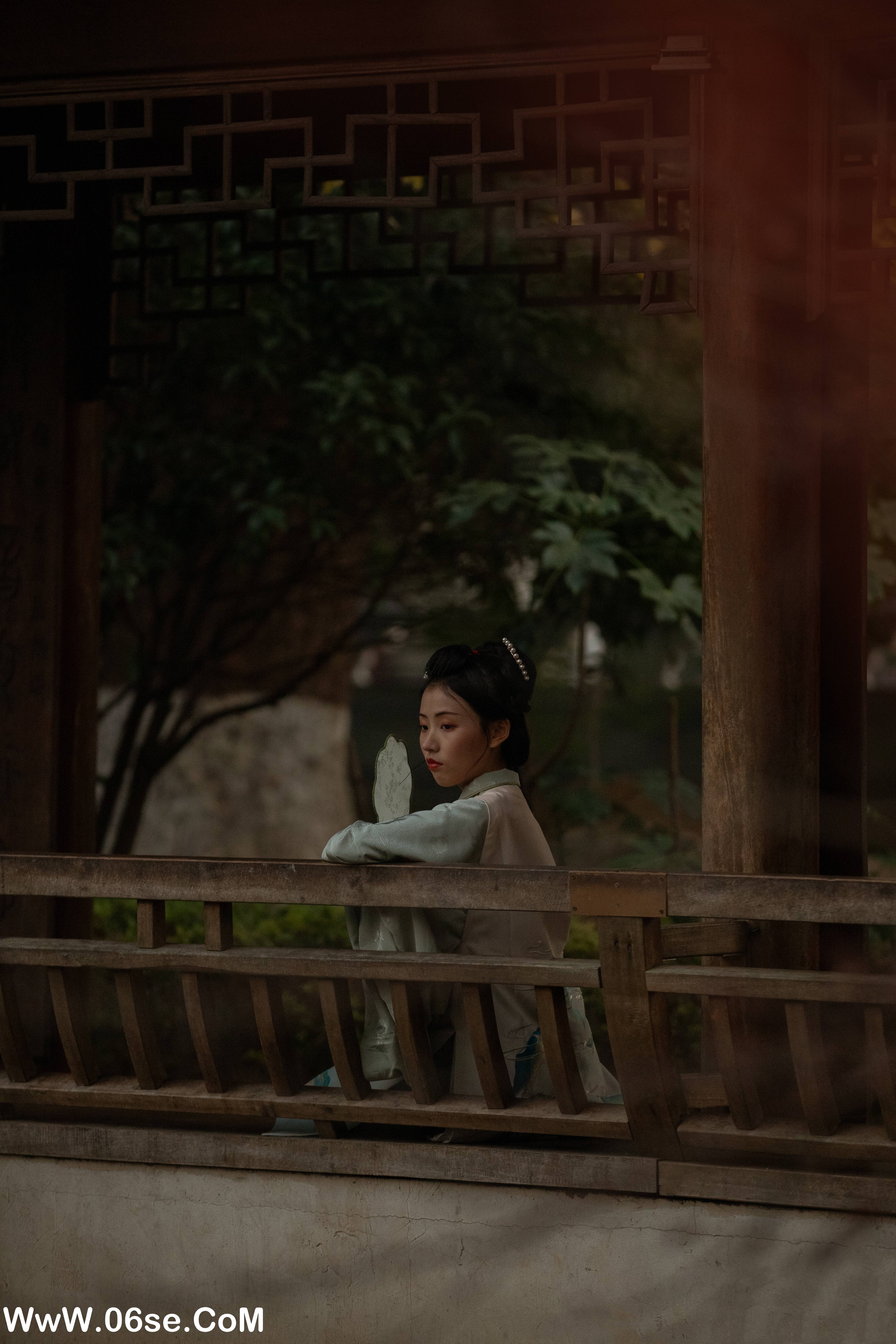 图片[20]-[YITUYU艺图语]2022.08.28 春雨杏花急急落 日落欣橙[26P／422MB]-六色网