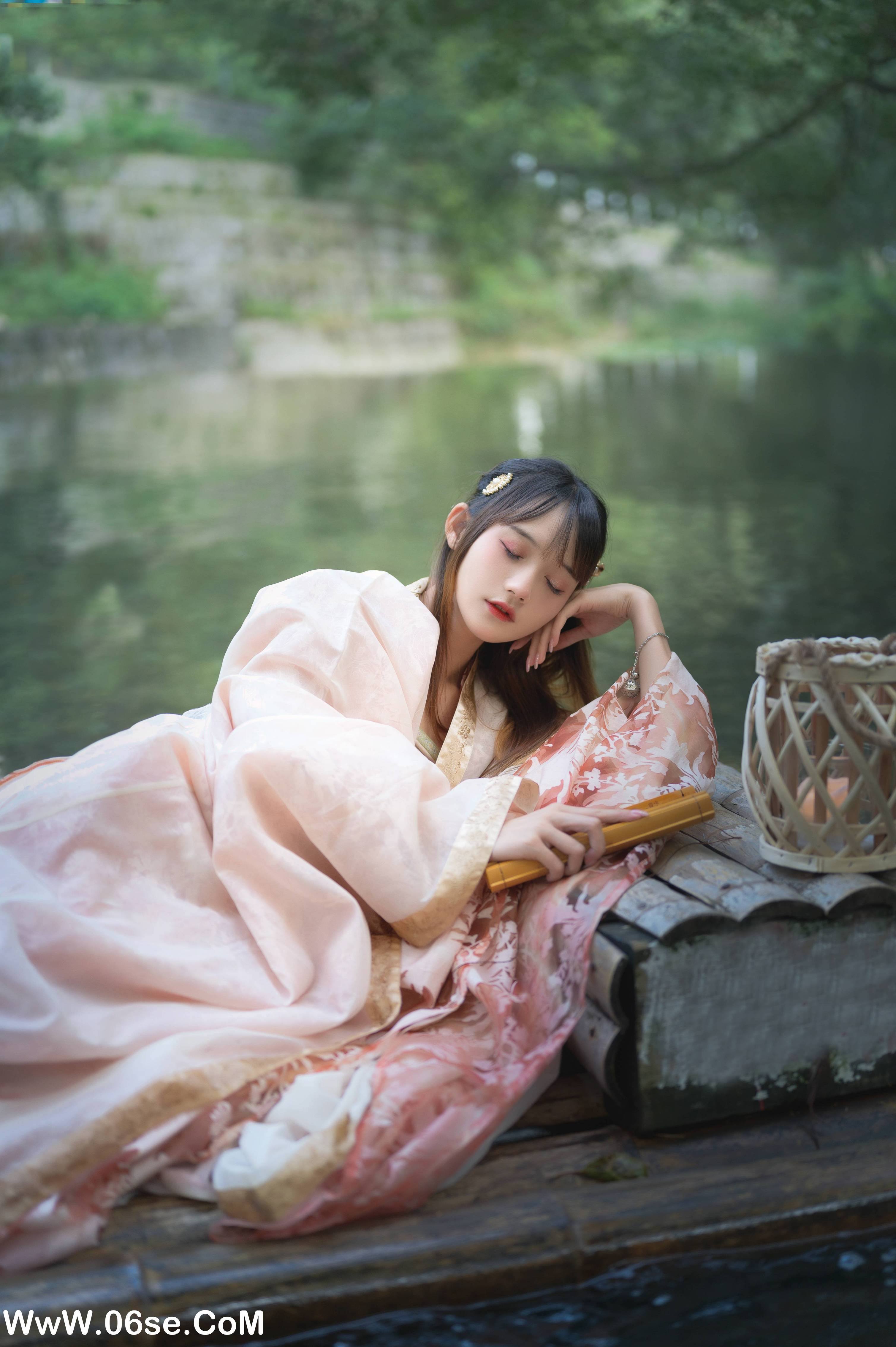图片[18]-[YITUYU艺图语]2022.07.09 烟雨江南 兔子Zzz不吃胡萝卜[26+1P／273MB]-六色网