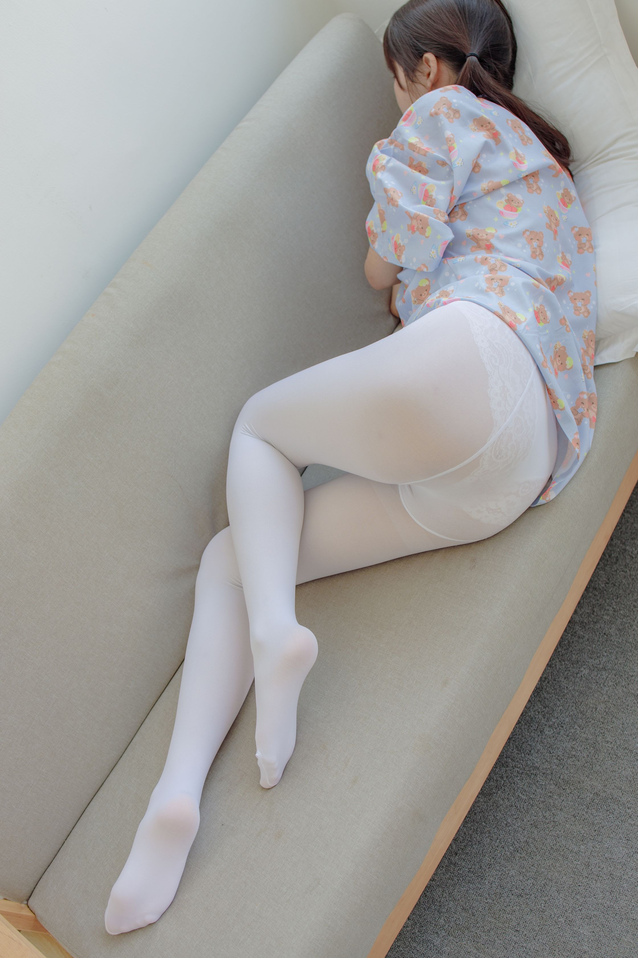 森萝财团 内部 006 沙发上诱人的白丝美少女 [113P1V3.61G] 3
