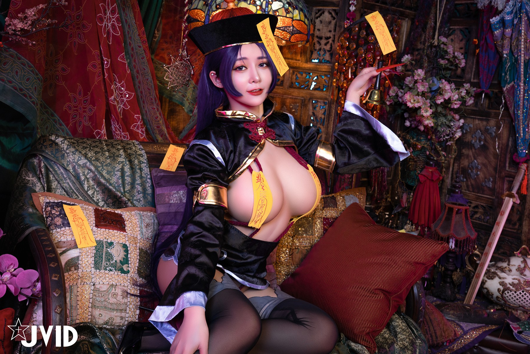 菰蒲風動縱斜影，殭屍奶光《安希》膣得液滿！見我發情——香希趕屍霊幻道士 X 最胸妖怪キョンシー Zombie sex folklore Set.01 33