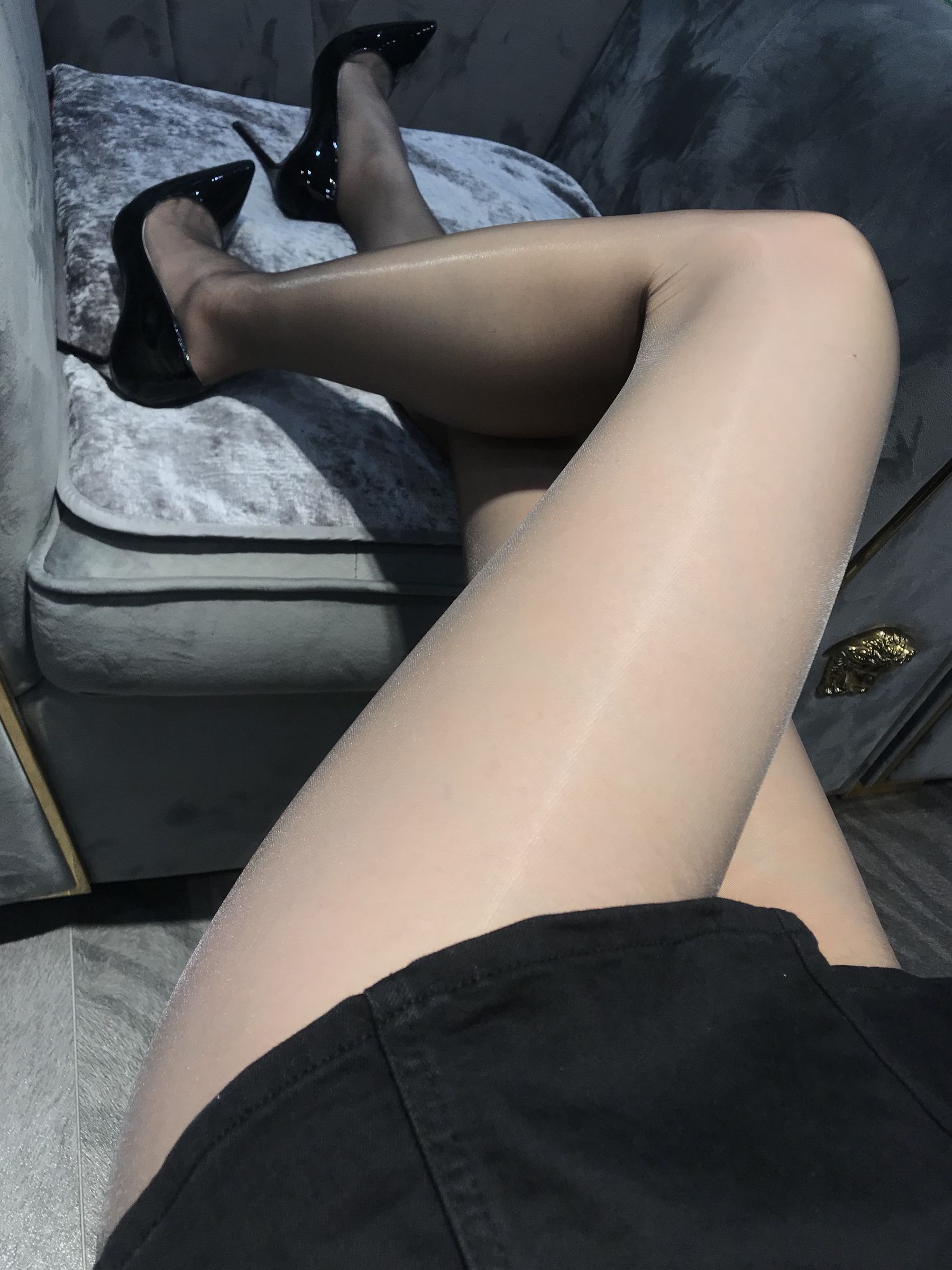 [福利COS]_丝足博主麋鹿_Monroe_2020.06.02_灰亮丝-写真图集共6P 2