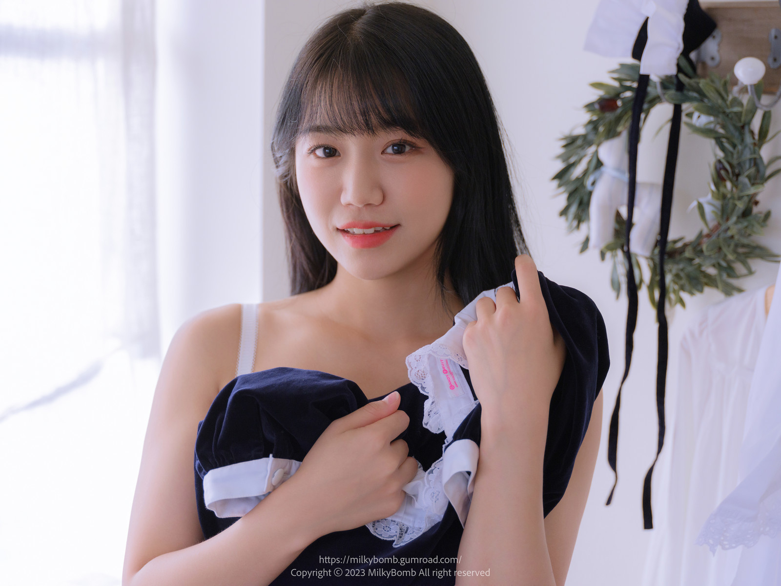 Yui 유이, [MilkyBomb] Maid Set.02 44