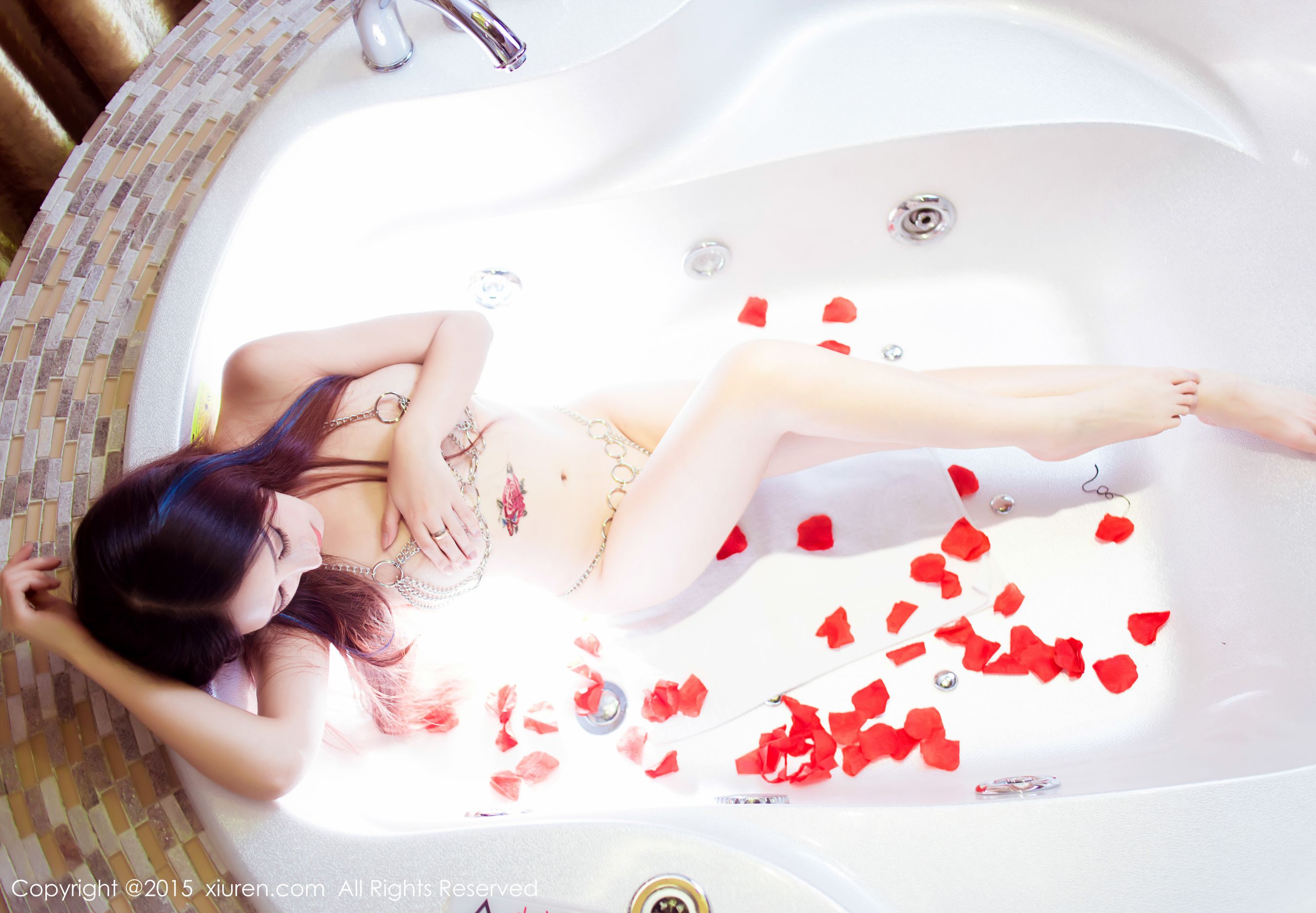 邹晶晶女王《室内性感睡衣+浴缸系列》_[秀人网XiuRen]_No.411-写真图集共97 P 83