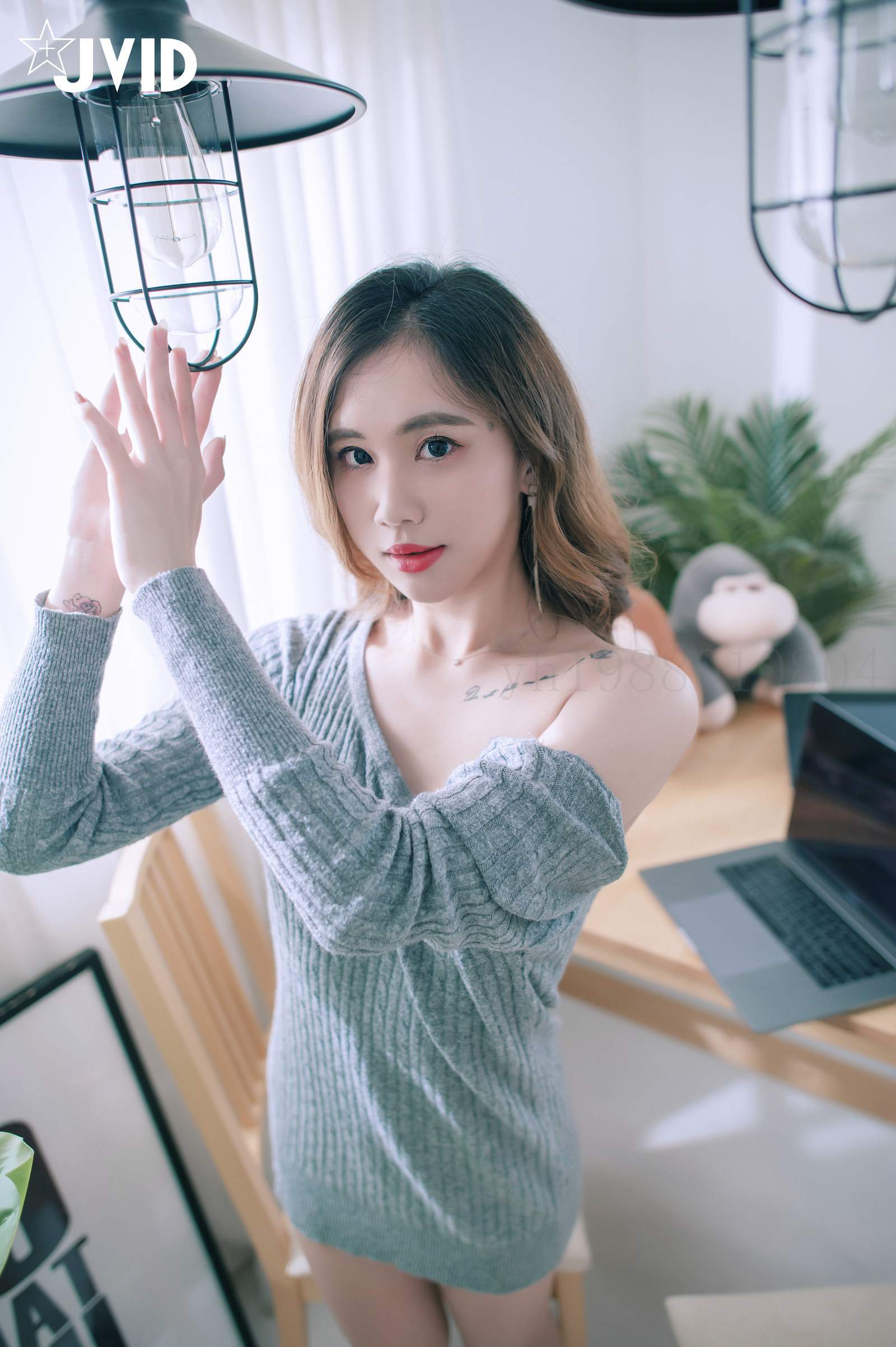 JVID精品 美乳女神Jessica到友人家看貓被強制高潮 Set.01 44