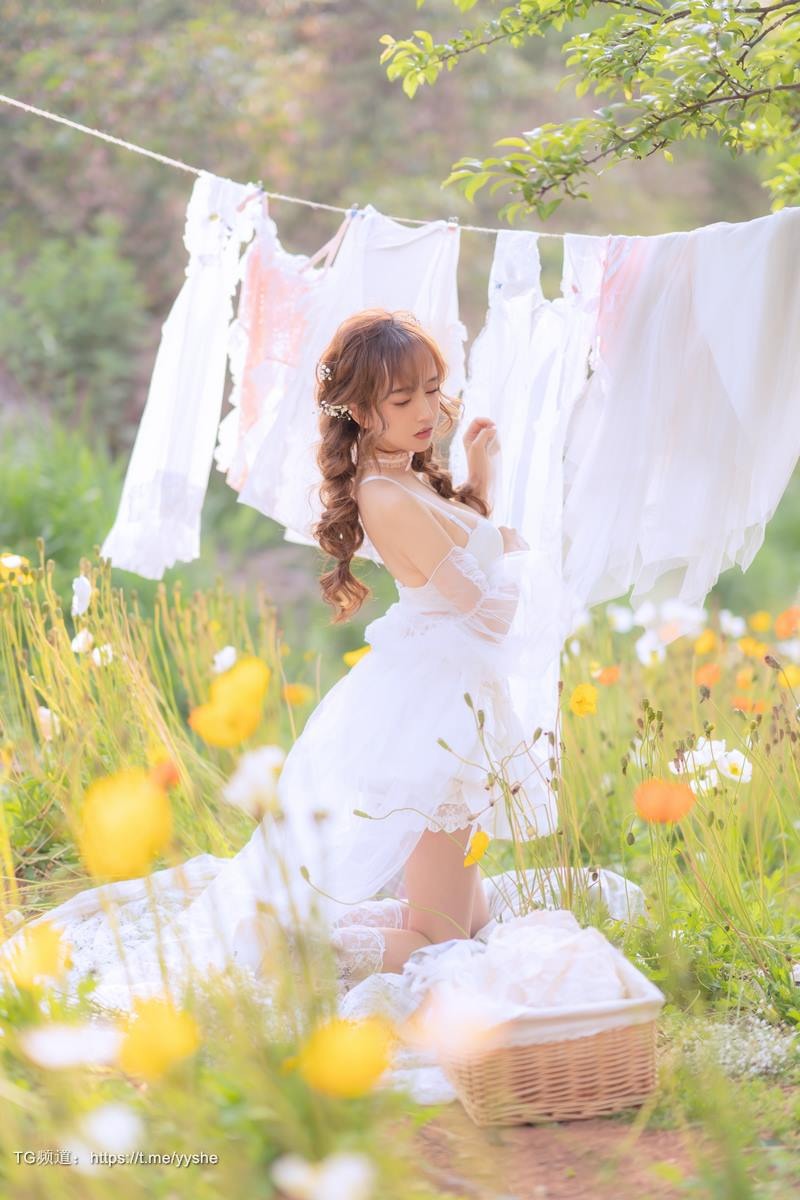 [Cos]过期米线线喵 NO - 晒衣服 [41P] 38