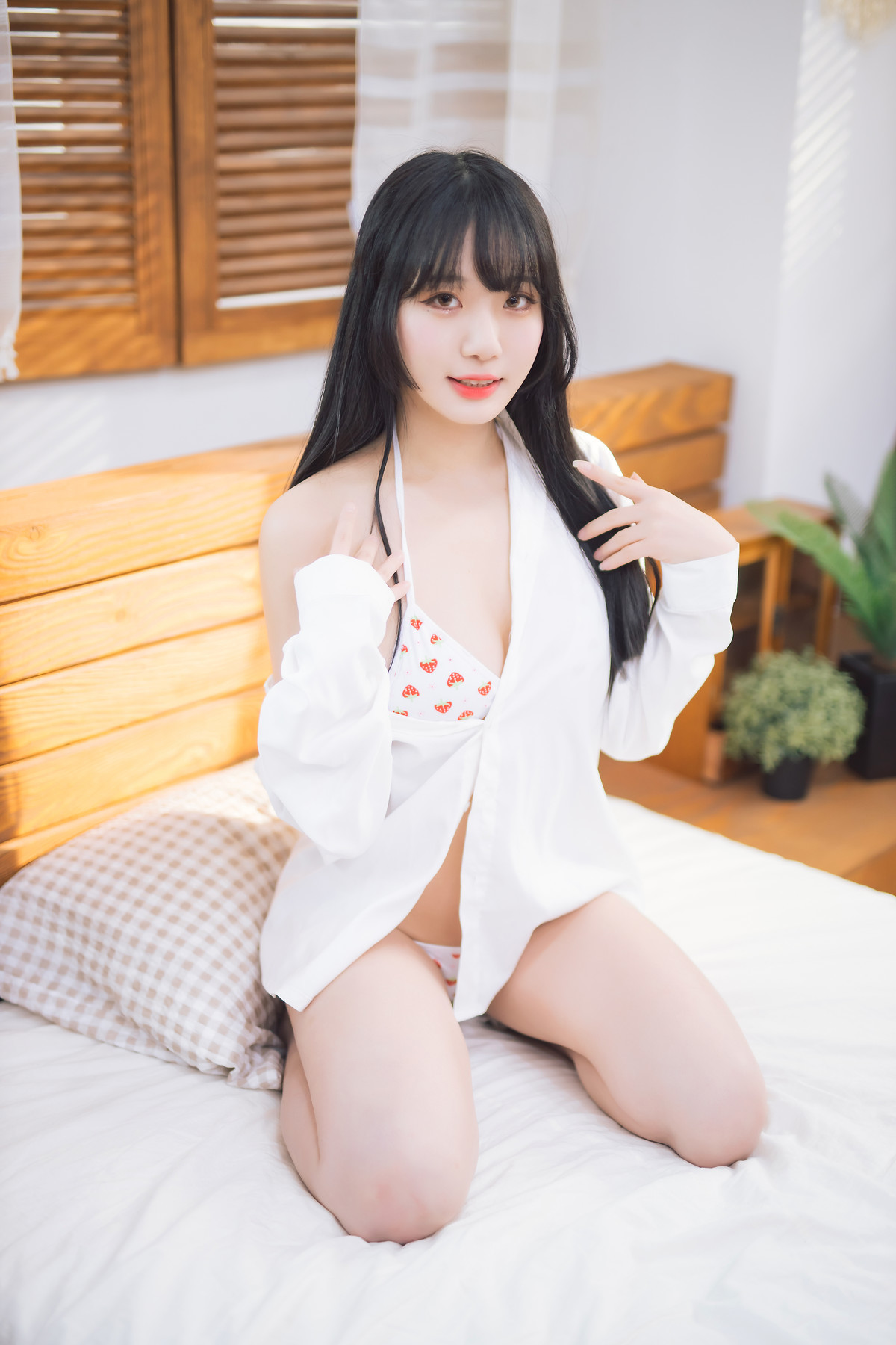 Sooflower 수련수련, Strawberry Photobook Set.01 15