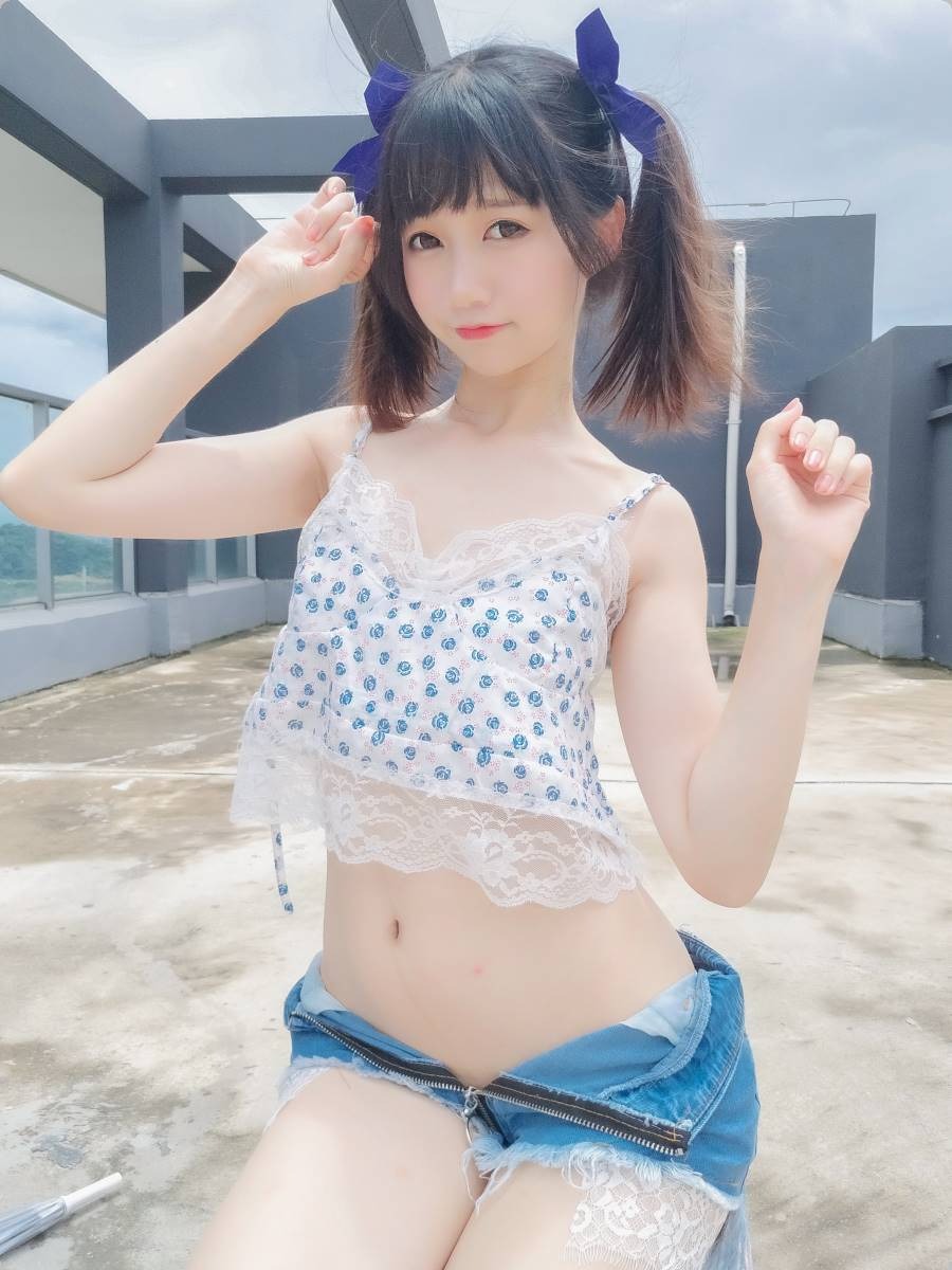 [Cos]魔物喵 - 天台露出[39P] 11