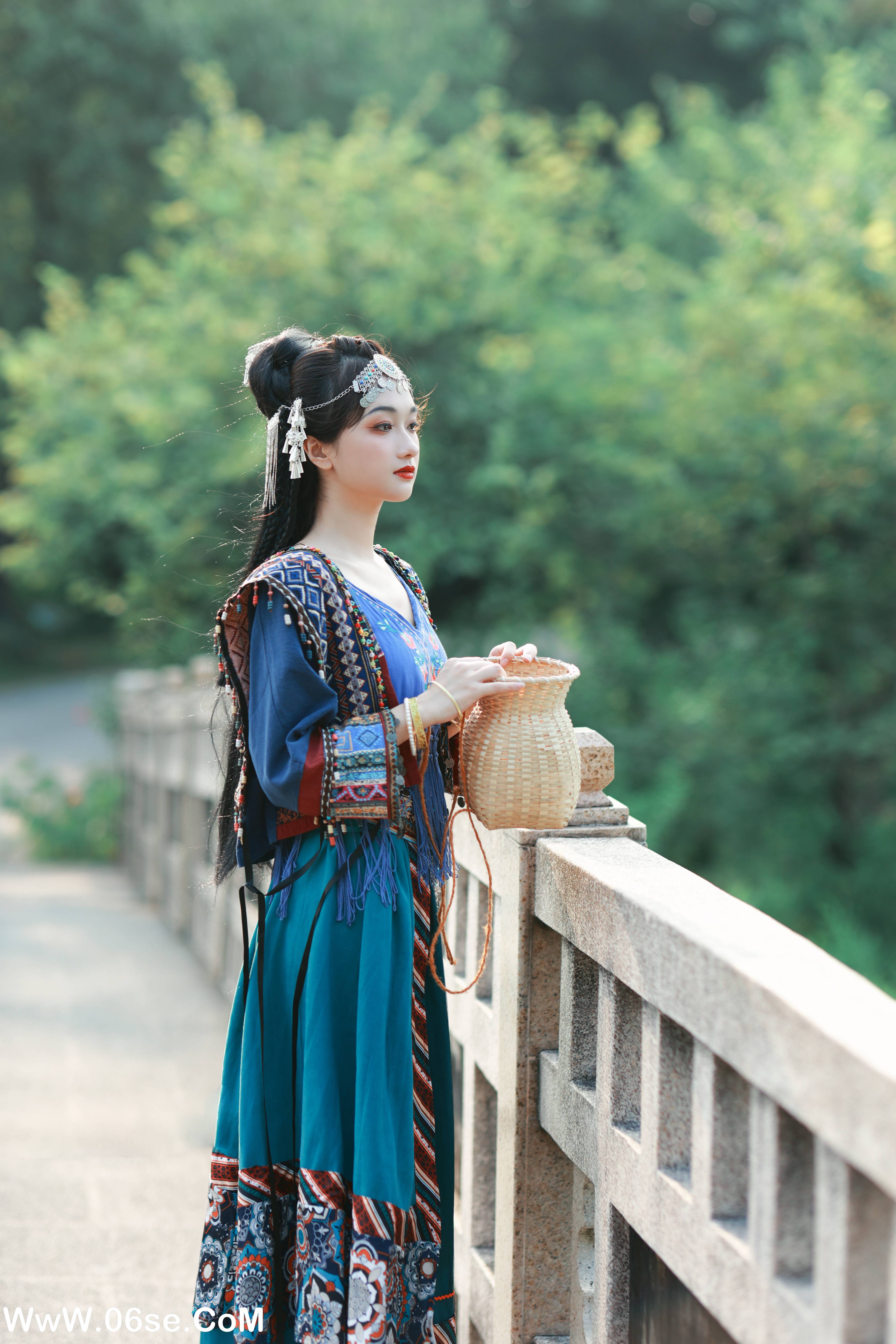 图片[32]-[YITUYU艺图语]2022.11.14 容颜 大歪歪哥[44+1P／364MB]-六色网