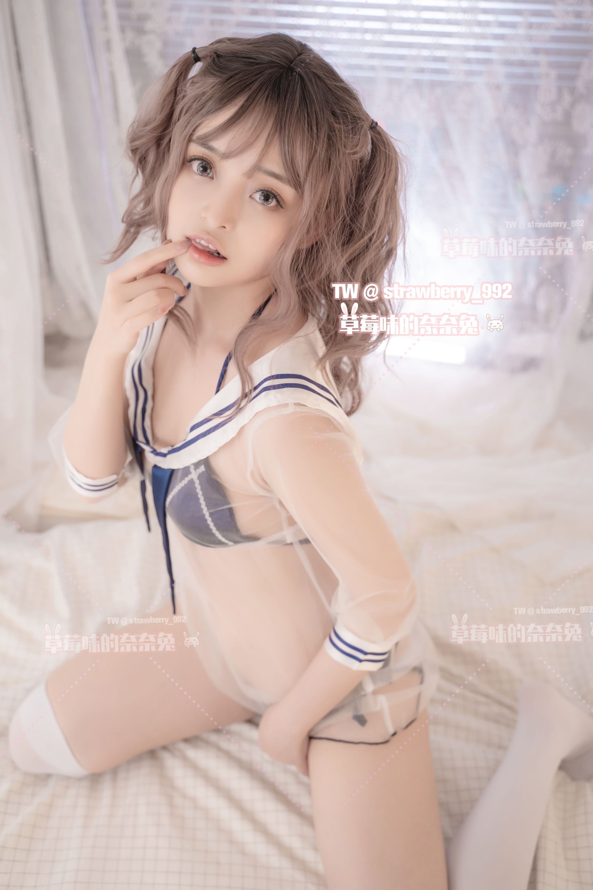 草莓味的奈奈兔 - 水手服 [32P+4V] 28