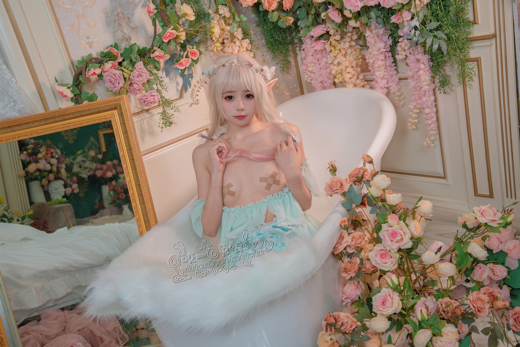 Cosplay 咬一口兔娘 豌豆公主的秘密花房 33
