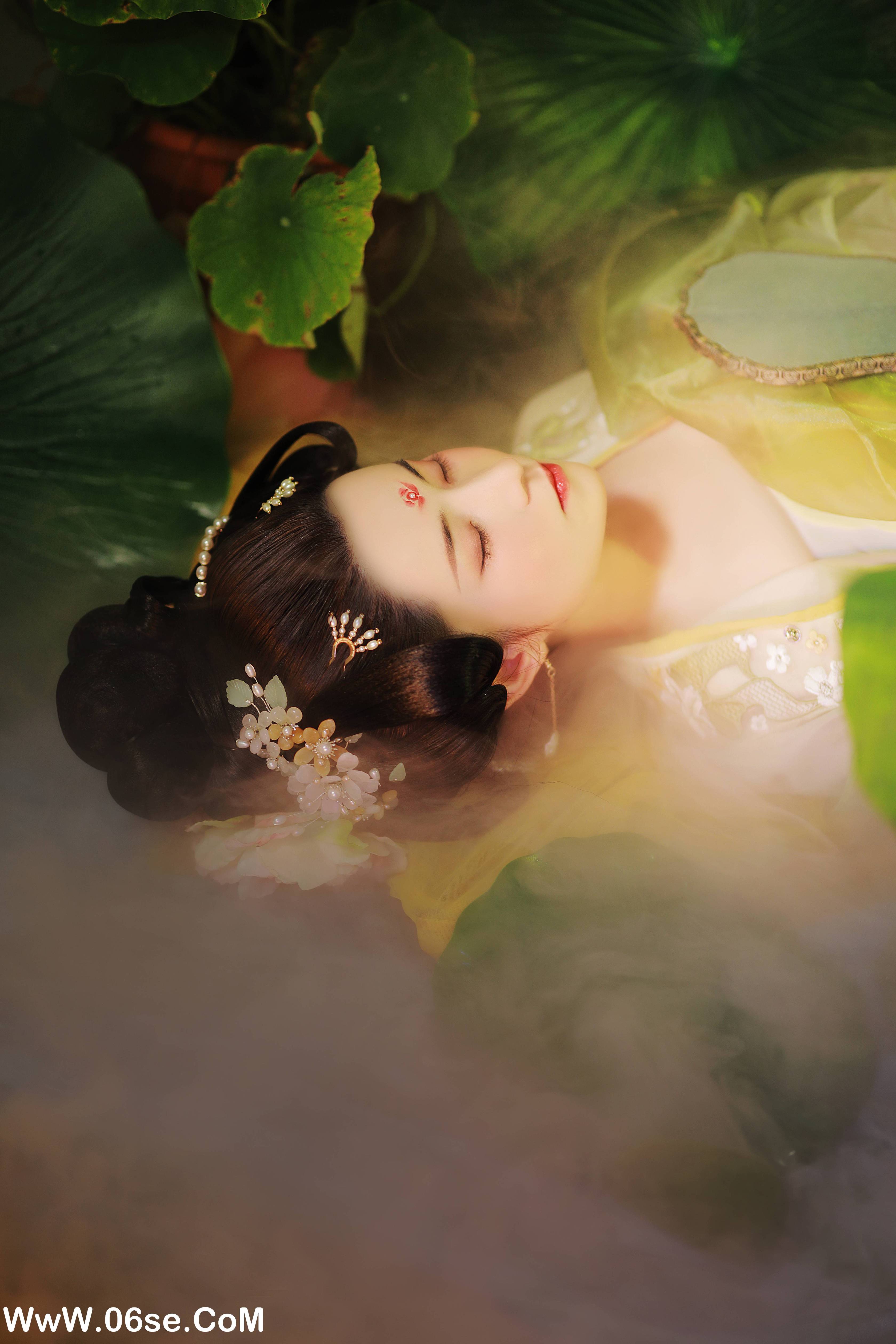 图片[18]-[YITUYU艺图语]2022.09.09 云想衣裳花想容 也清秋[31+1P／681MB]-六色网